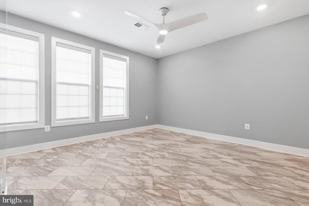 1615 FIELD SPARROW TERRACE NE