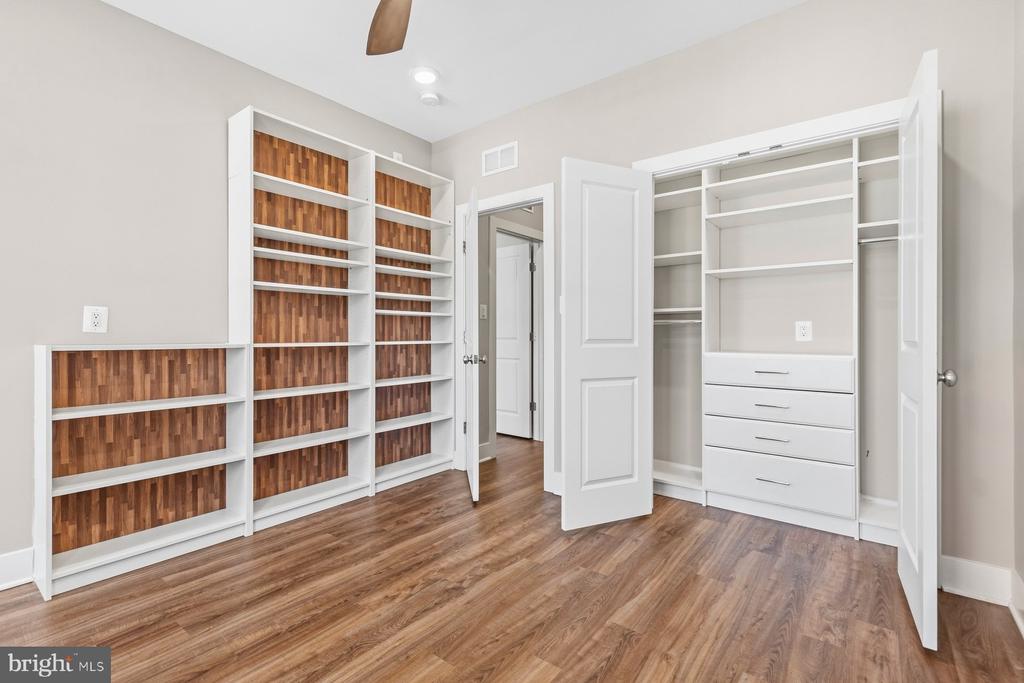 1615 FIELD SPARROW TERRACE NE