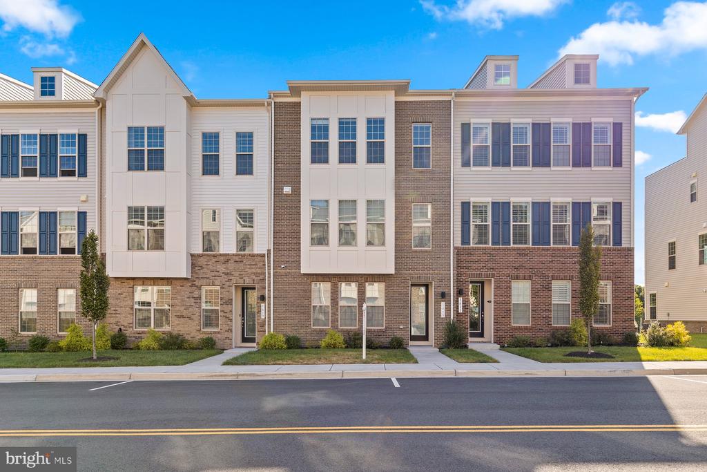 1615 FIELD SPARROW TERRACE NE