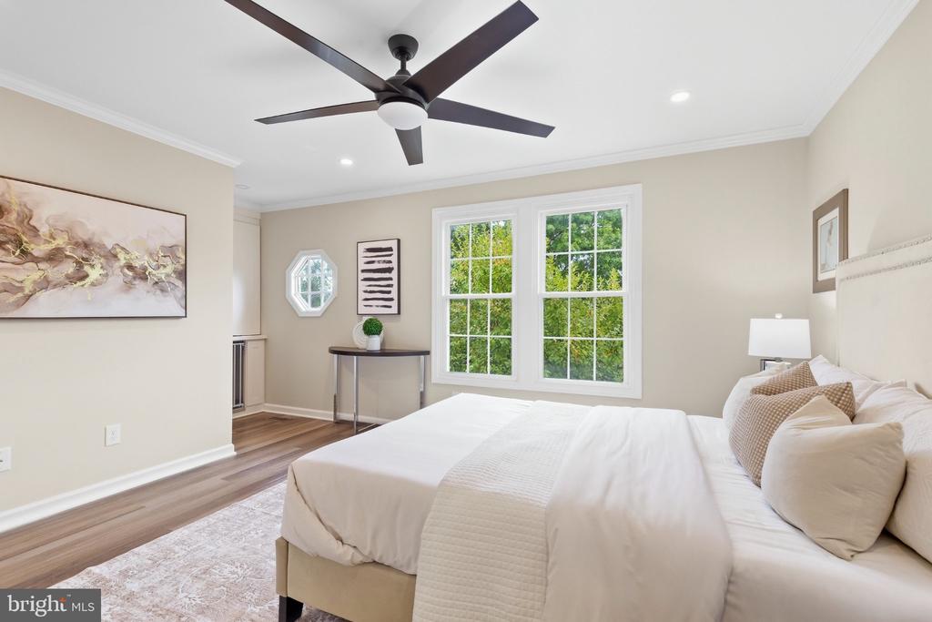 10696 WINFIELD LOOP