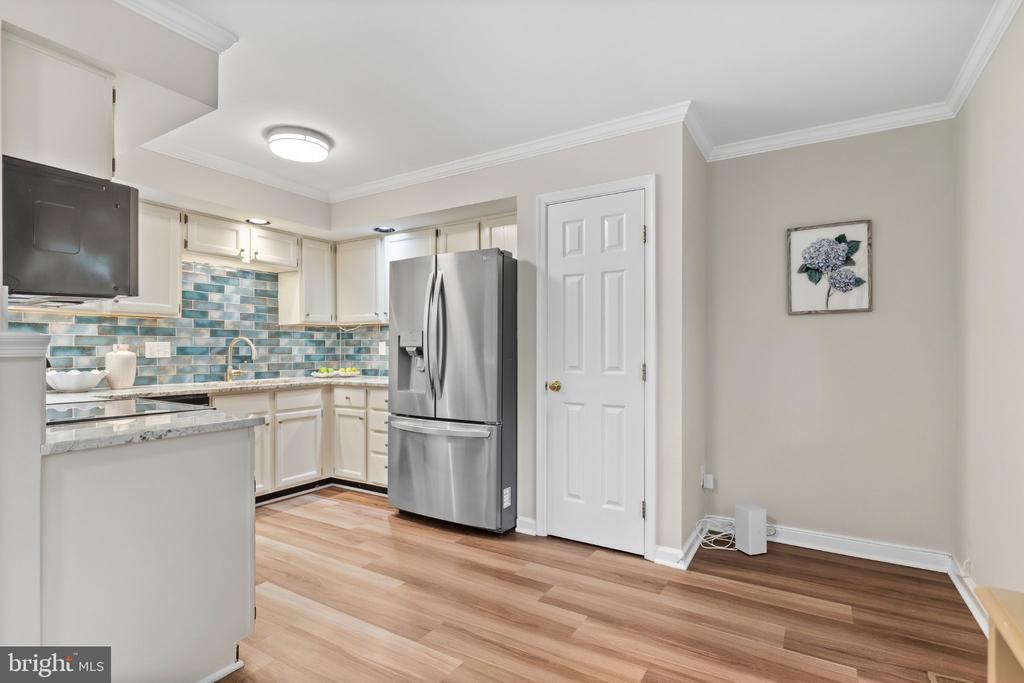 10696 WINFIELD LOOP