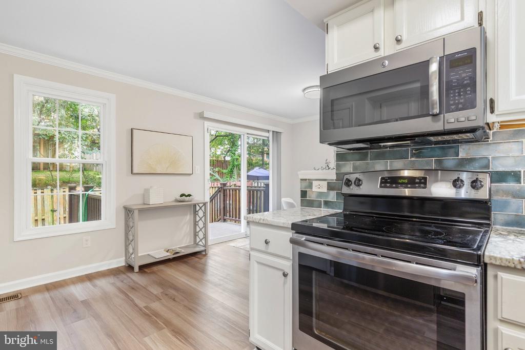 10696 WINFIELD LOOP