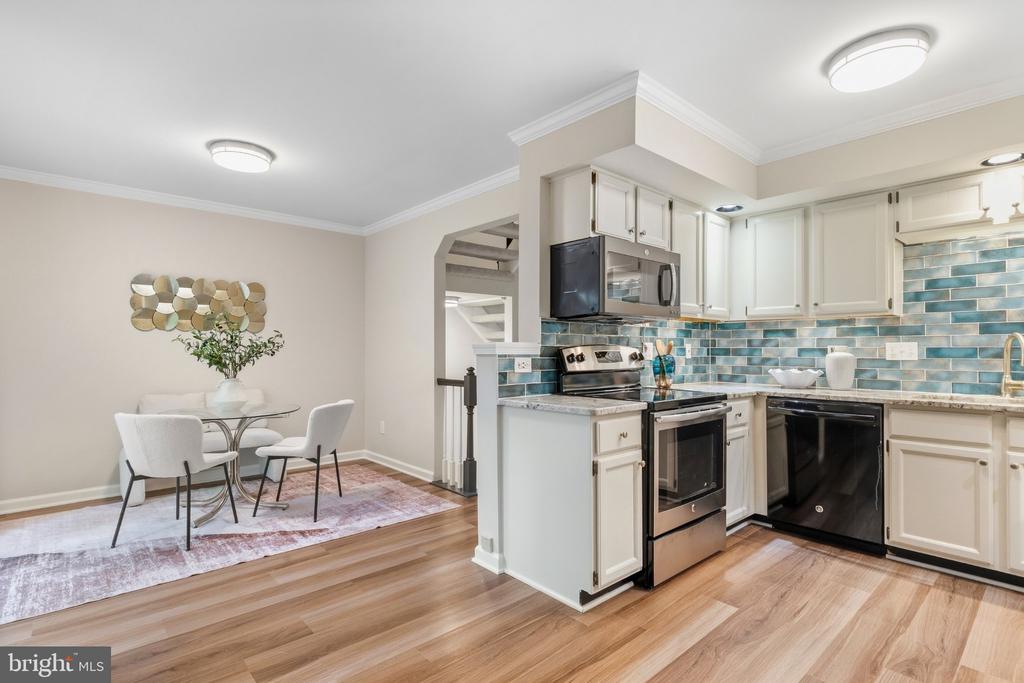 10696 WINFIELD LOOP