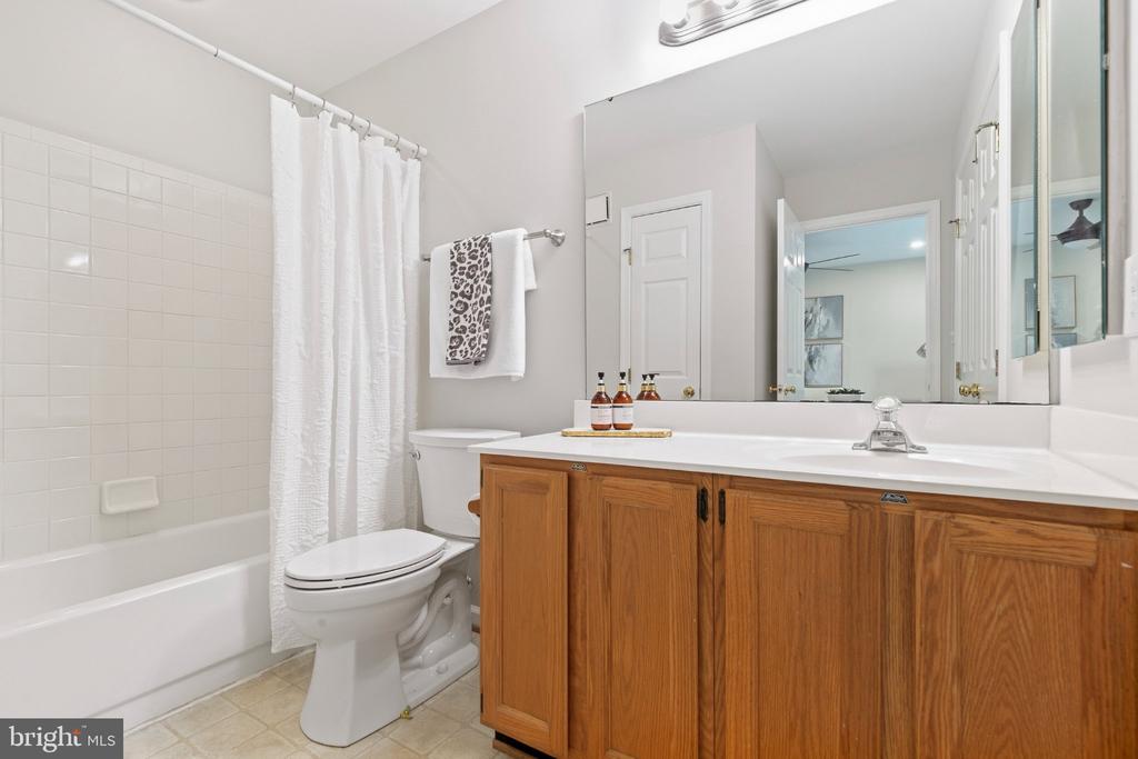 10696 WINFIELD LOOP