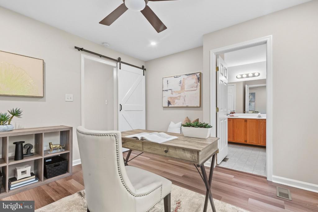 10696 WINFIELD LOOP
