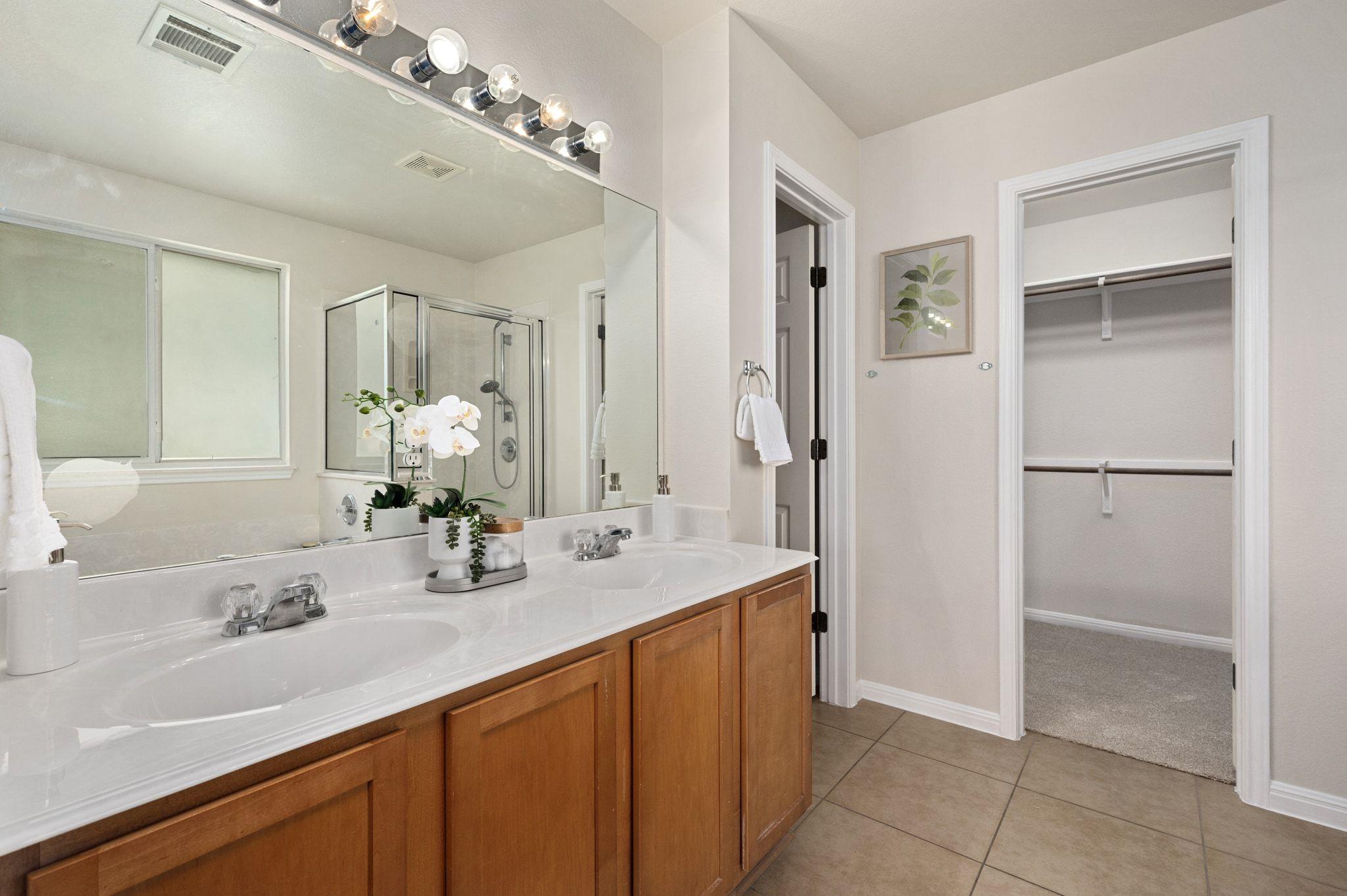 7817 Squirrel Hollow DR