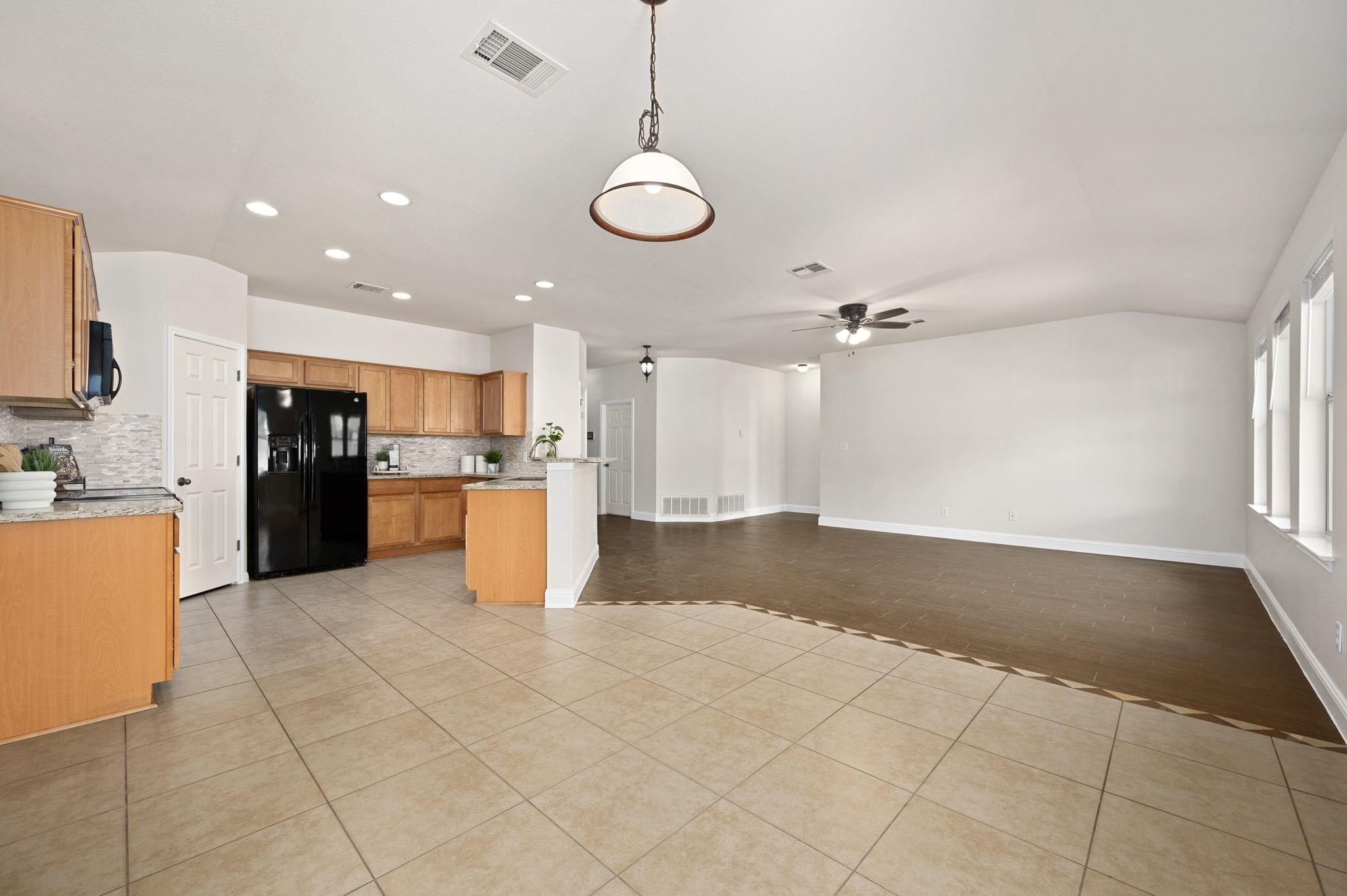 7817 Squirrel Hollow DR