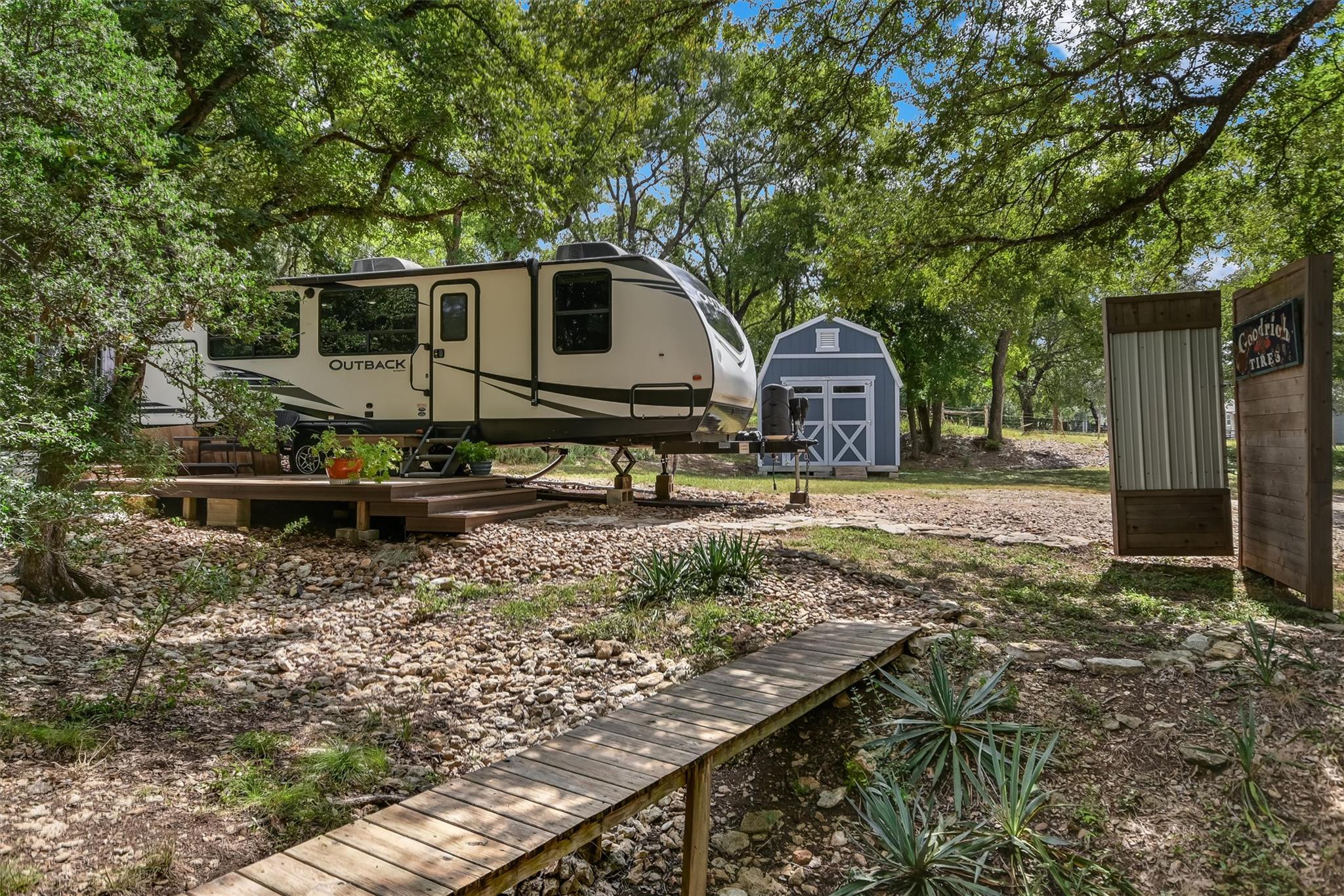 137 Capps Branch LN