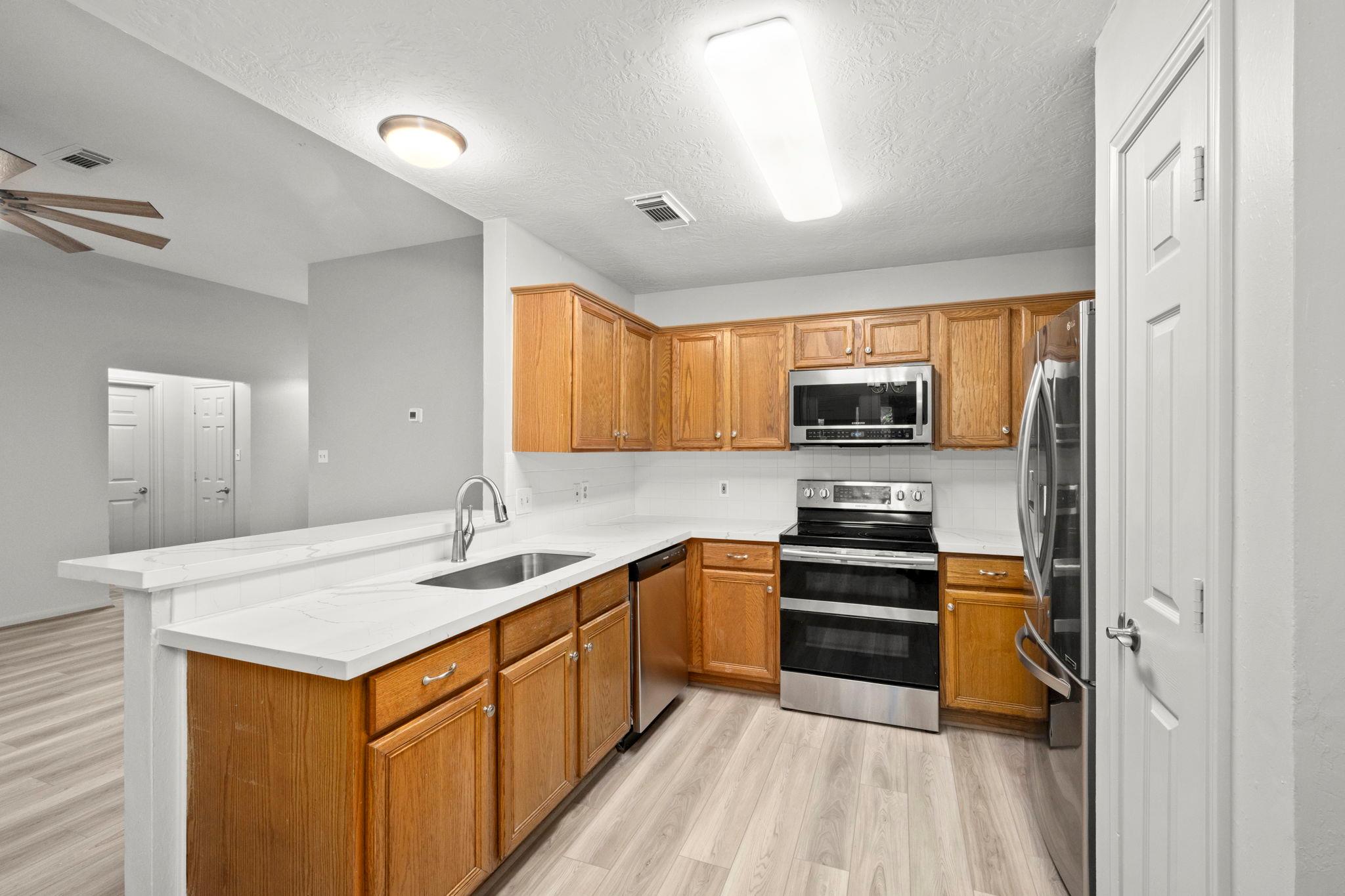 6707 Woodland Oaks