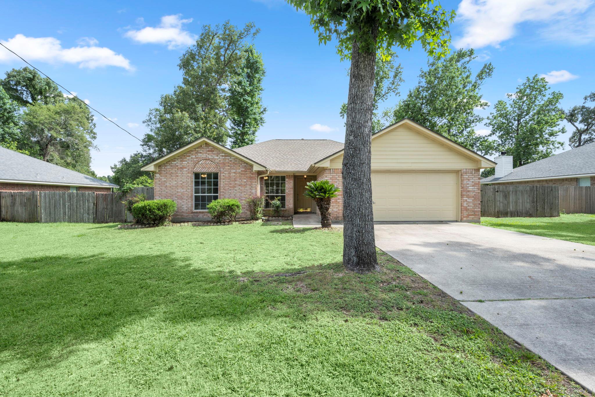 6707 Woodland Oaks