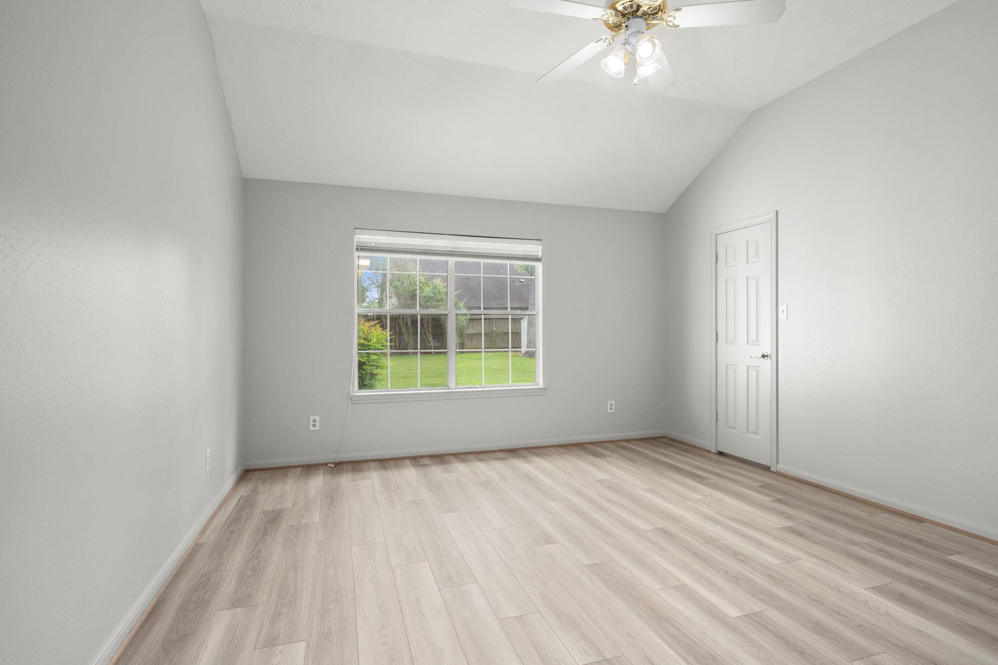 6707 Woodland Oaks