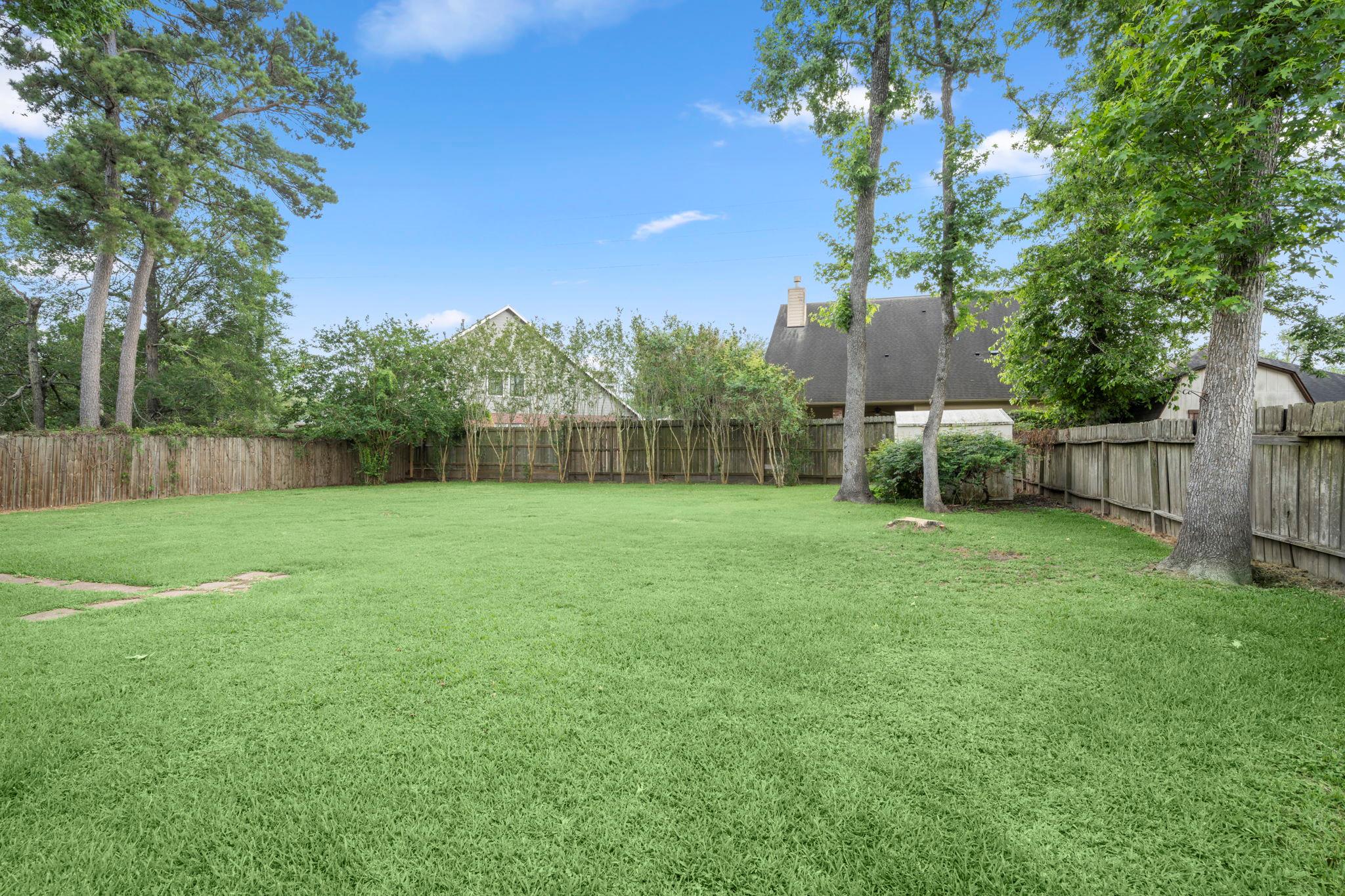 6707 Woodland Oaks