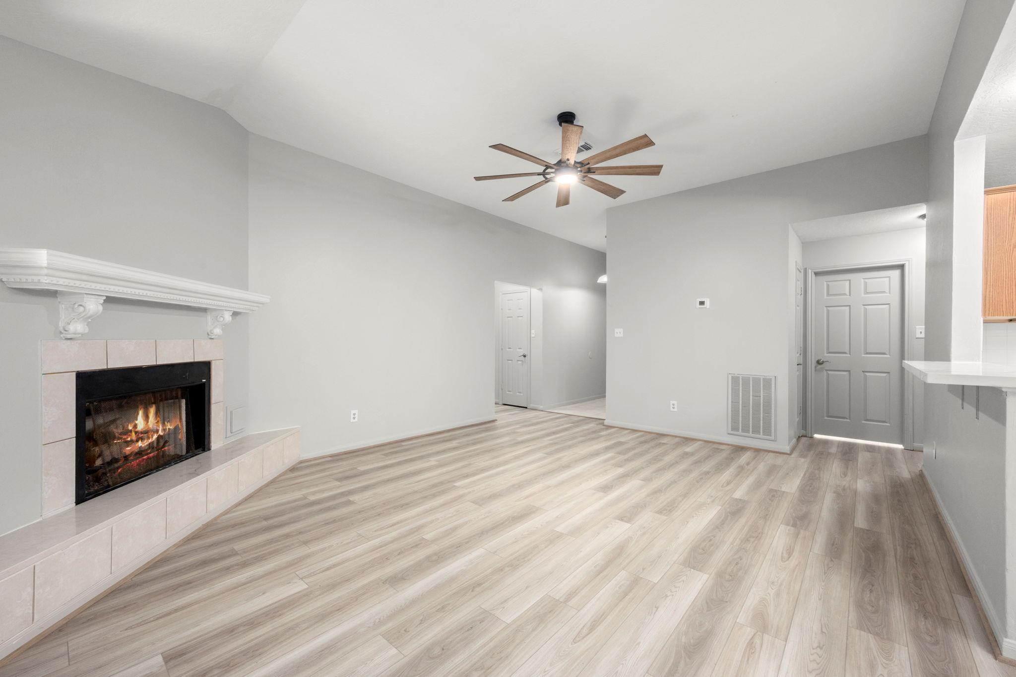 6707 Woodland Oaks