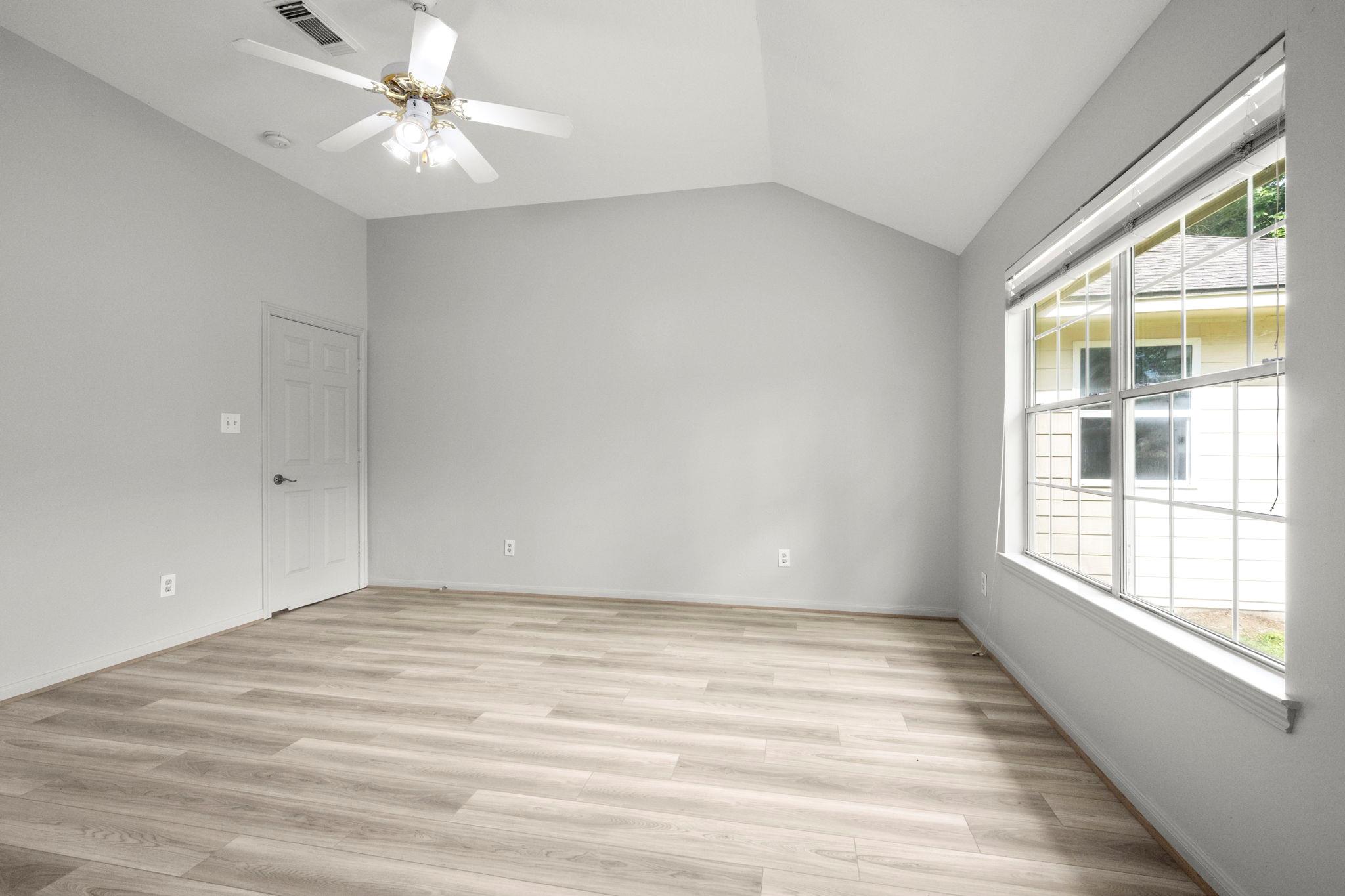 6707 Woodland Oaks