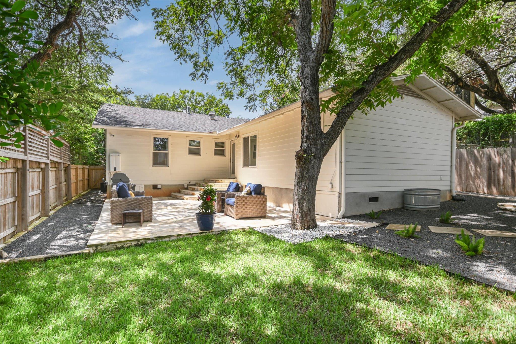 605 Deep Eddy Ave