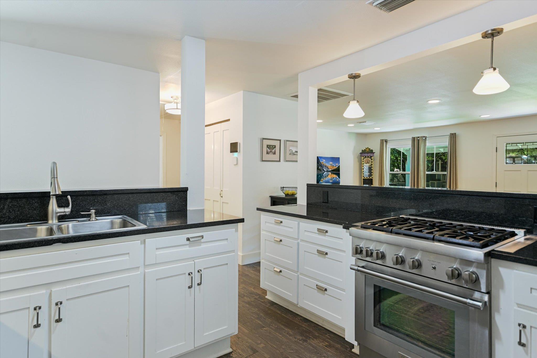 605 Deep Eddy Ave