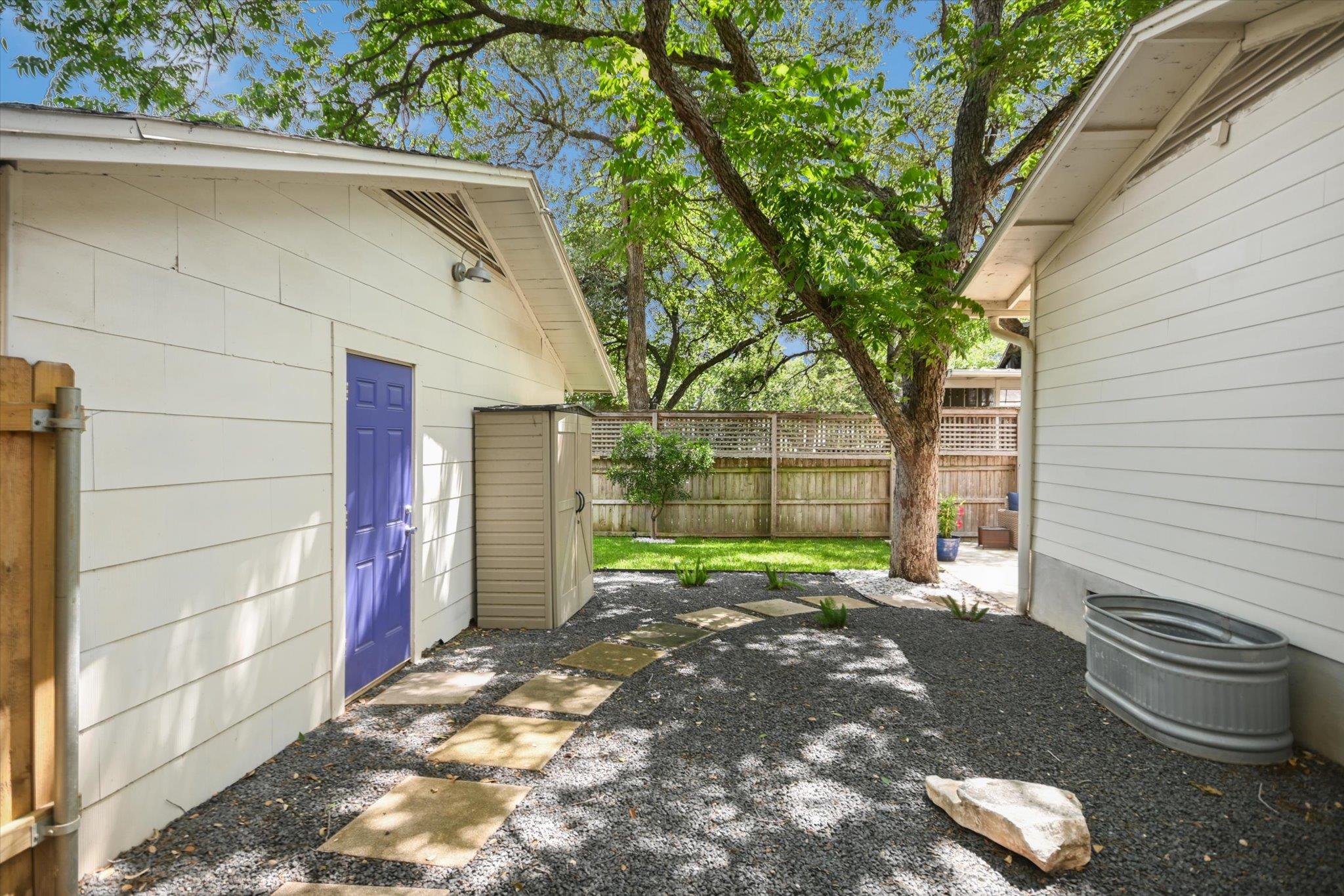 605 Deep Eddy Ave