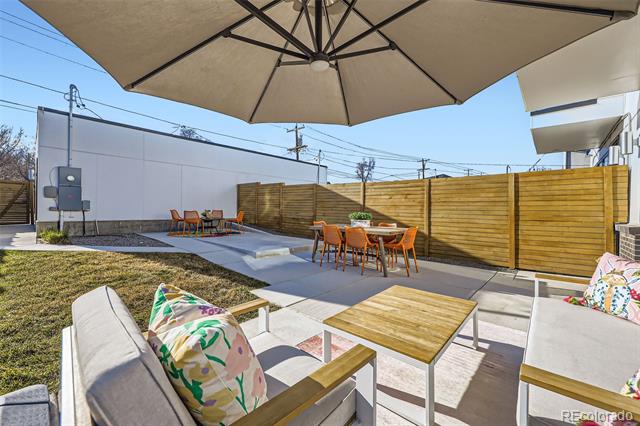 3701 Lipan Street