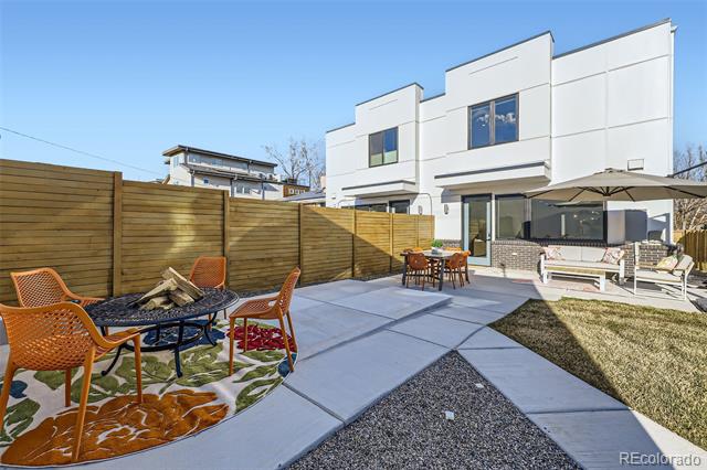 3701 Lipan Street