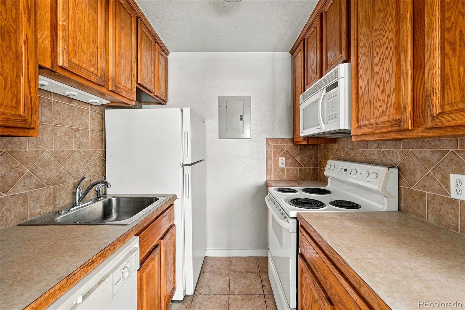 733 E 2nd Avenue Unit: 103