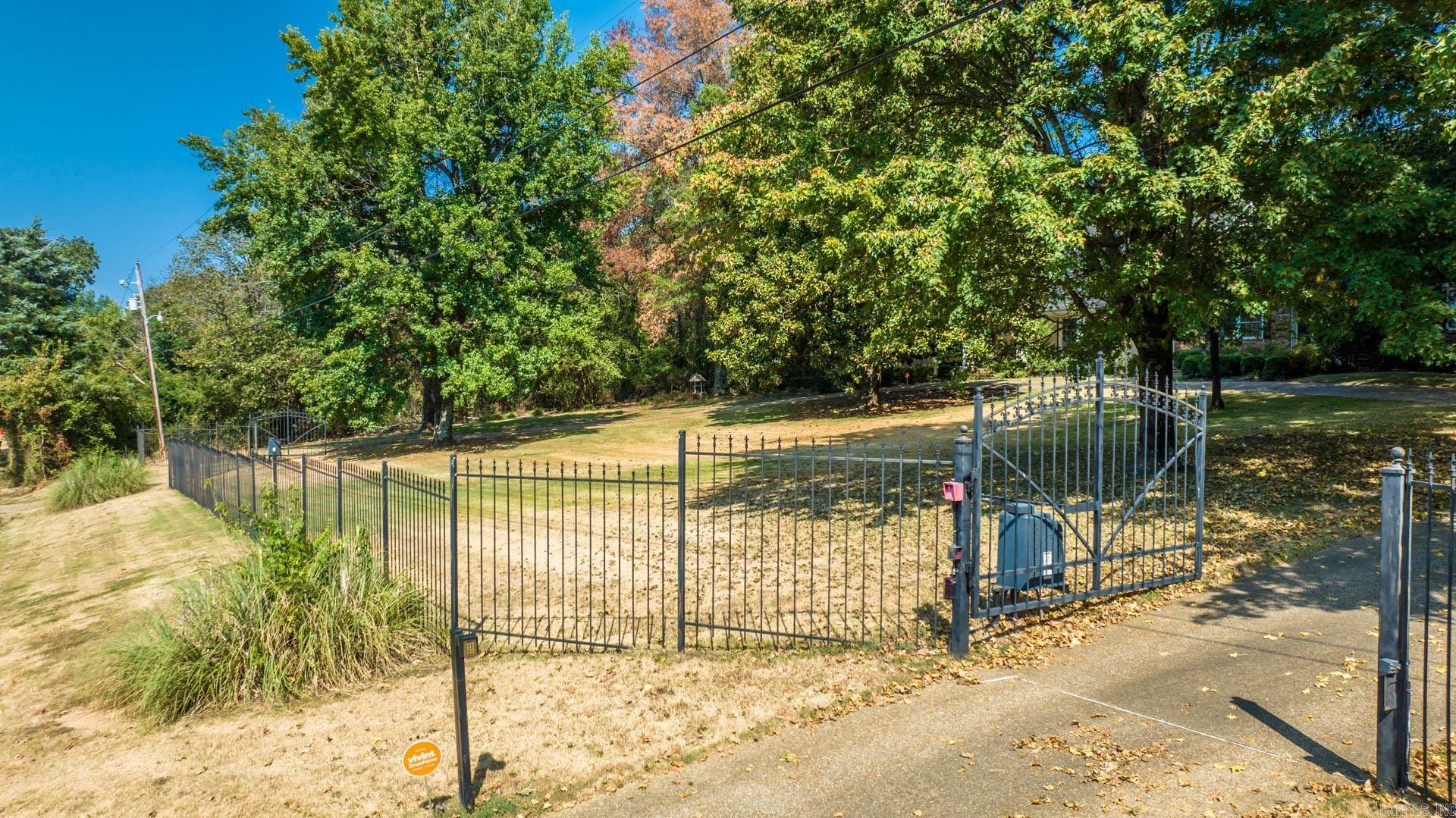 1401 Branch Street