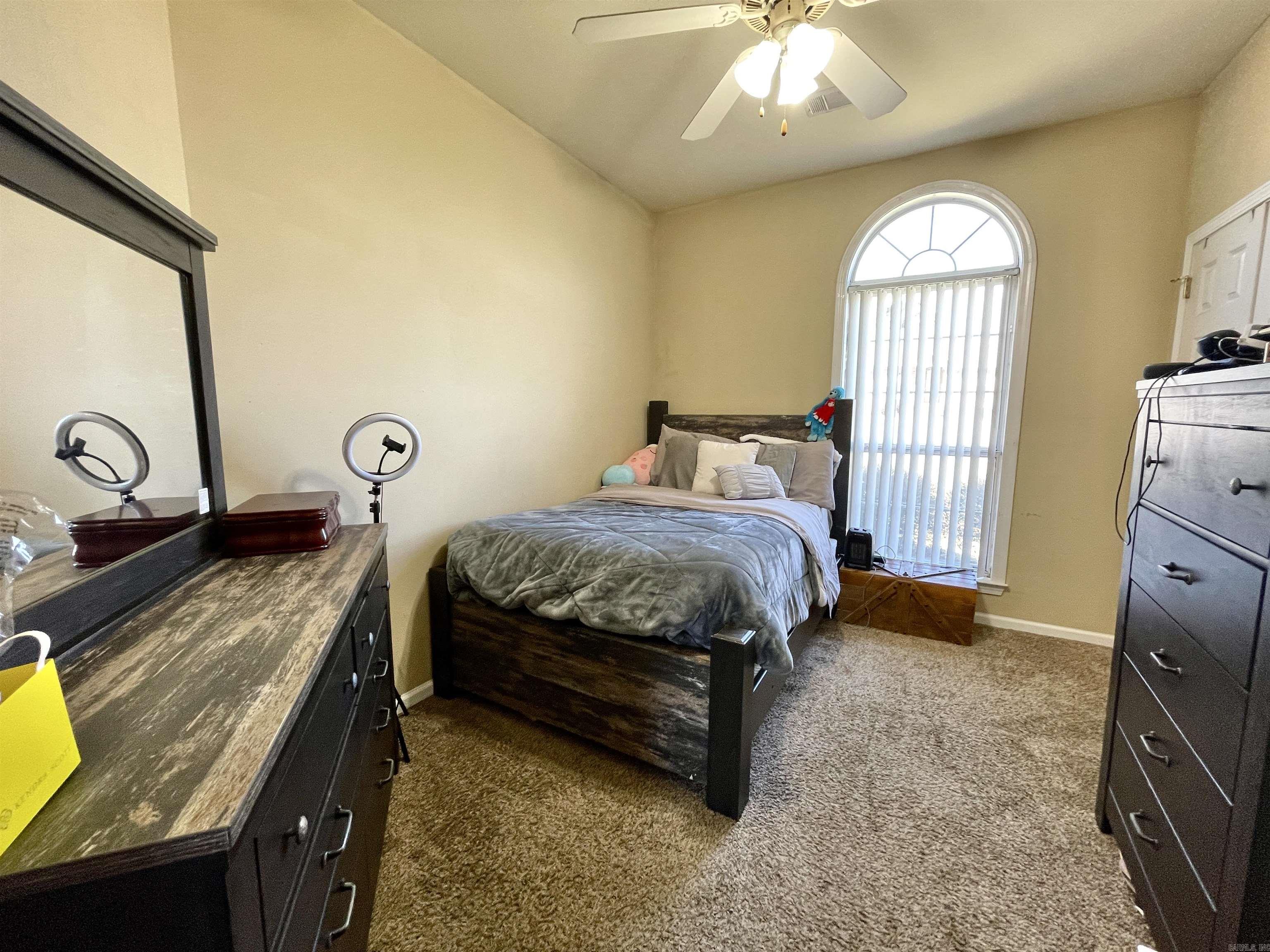 35 Wedgewood Creek