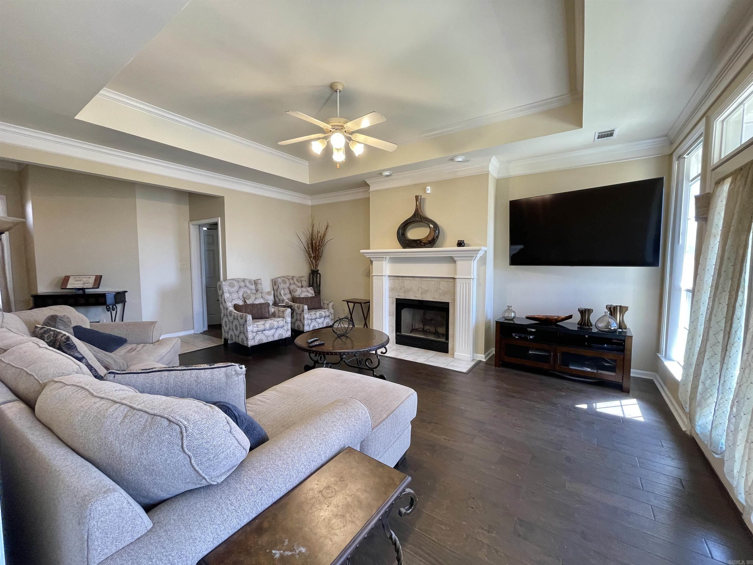 35 Wedgewood Creek