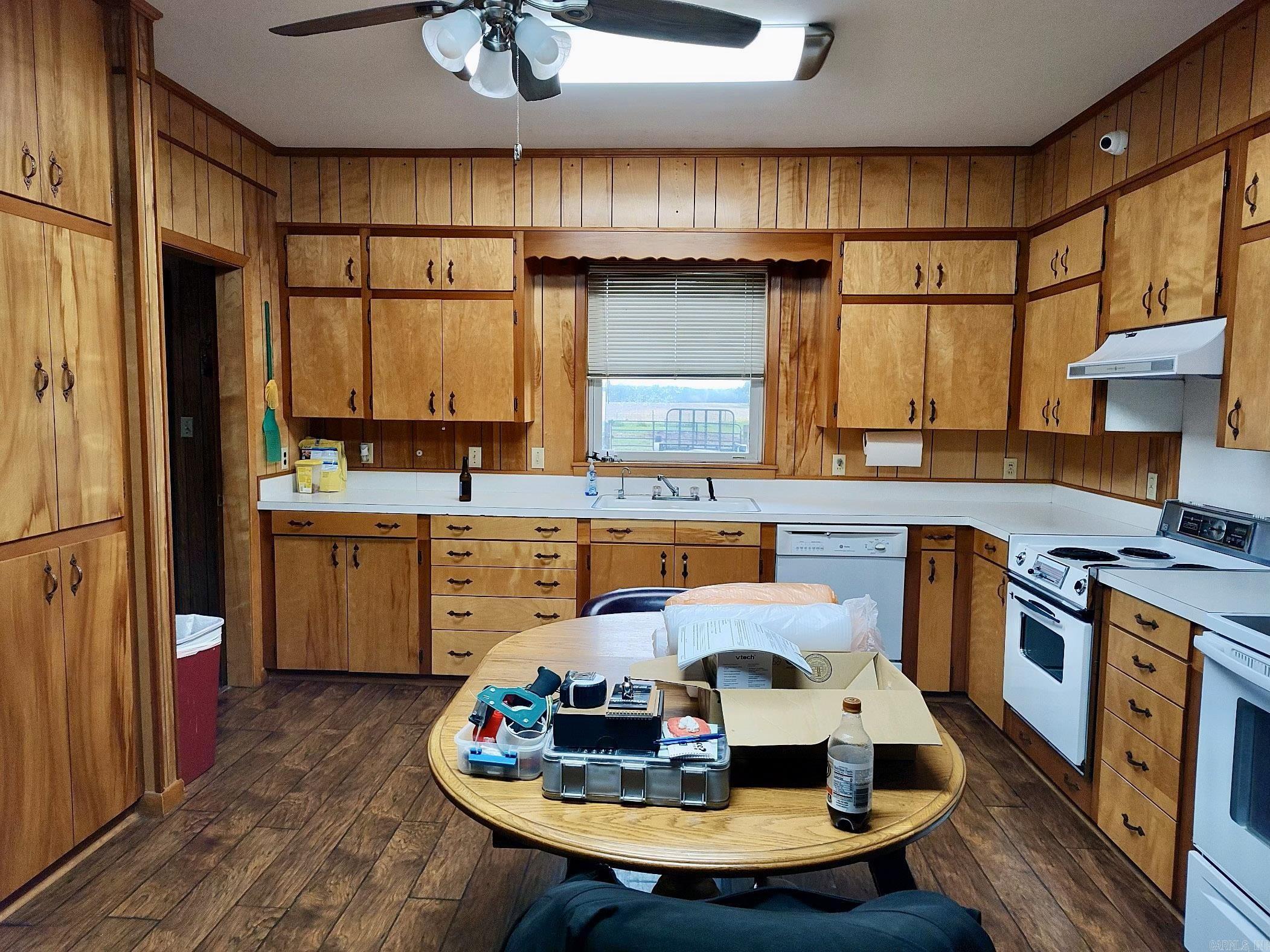 6053 Hwy 86 E
