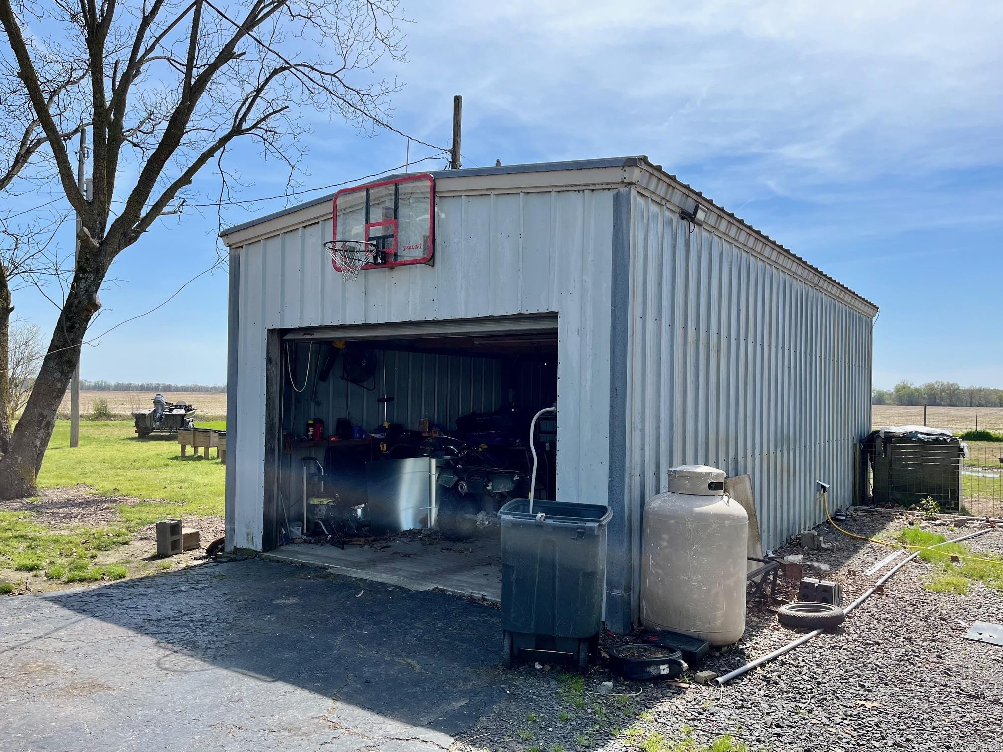 6053 Hwy 86 E