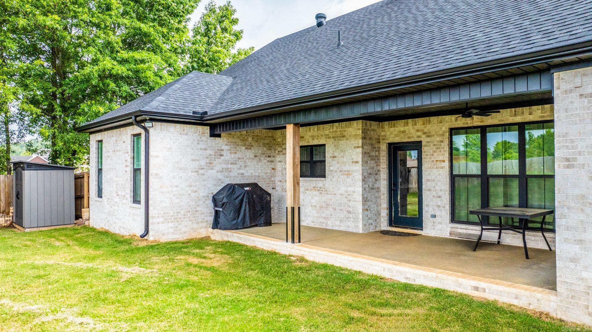 22 River Cliff Drive