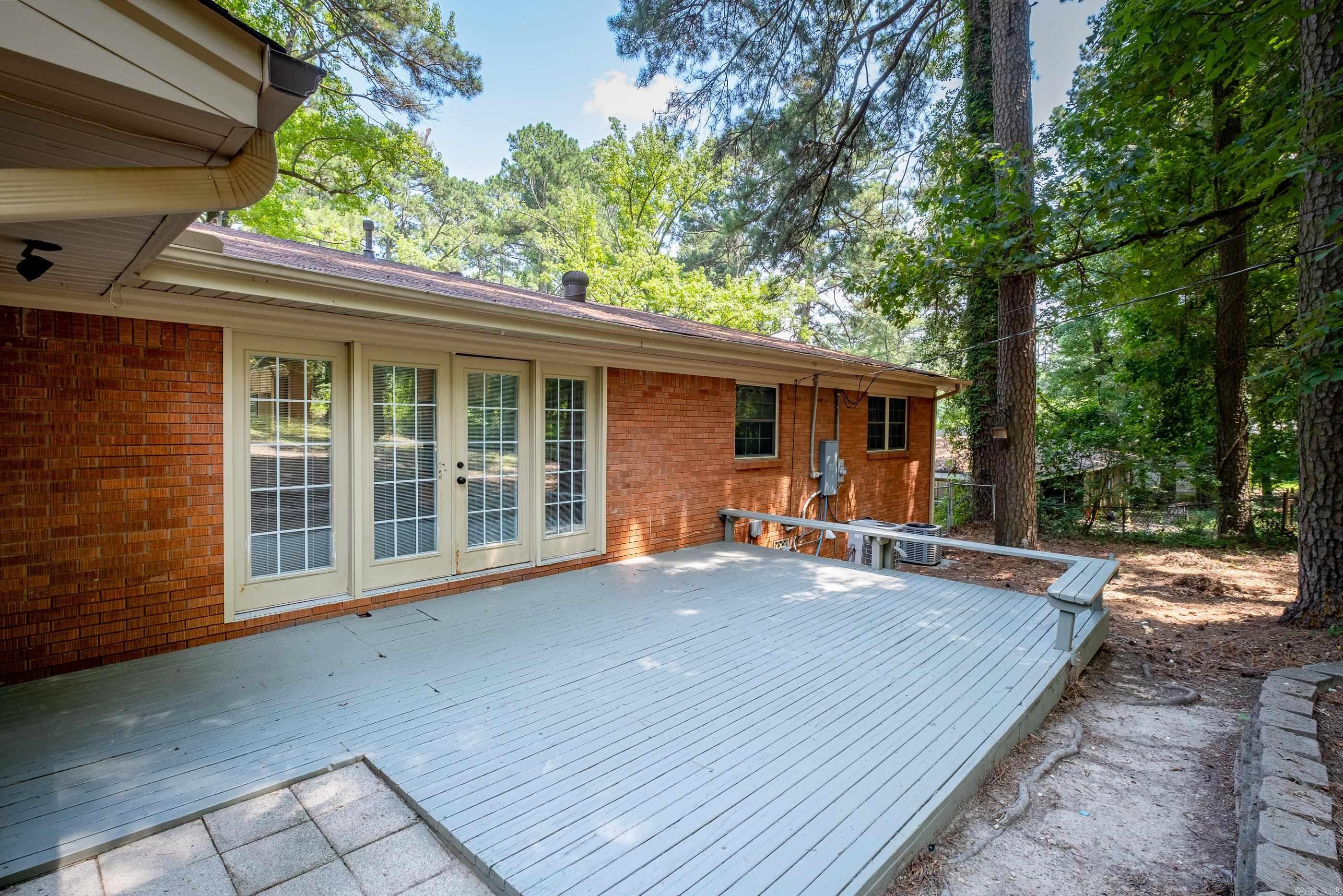 1806 Lakeview Drive