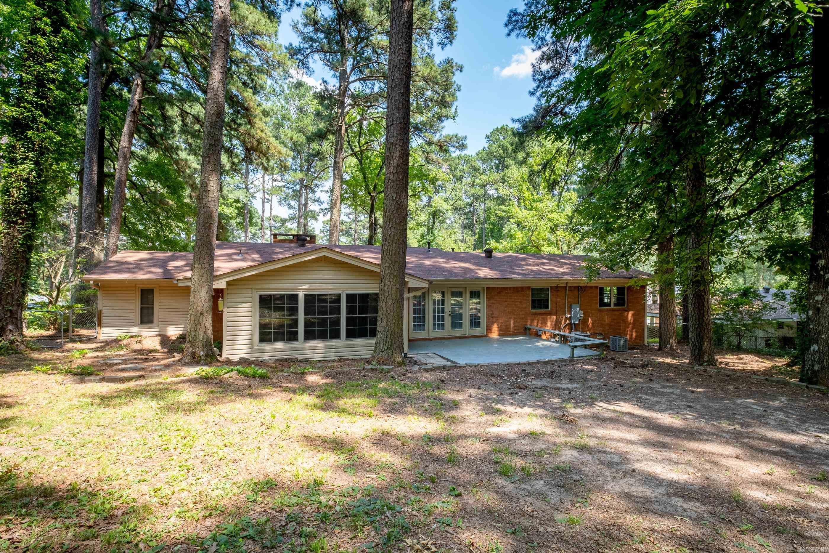1806 Lakeview Drive