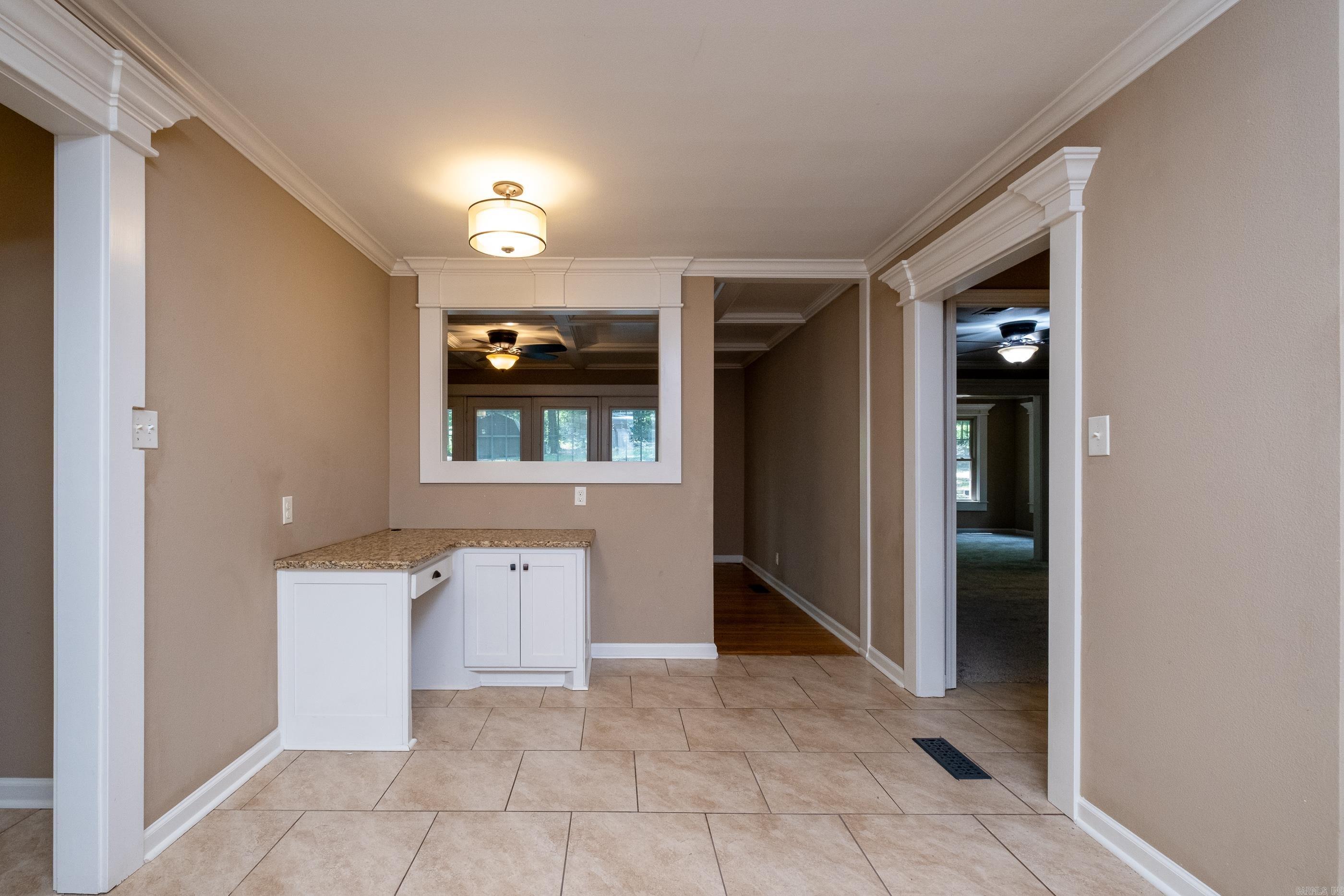 1806 Lakeview Drive