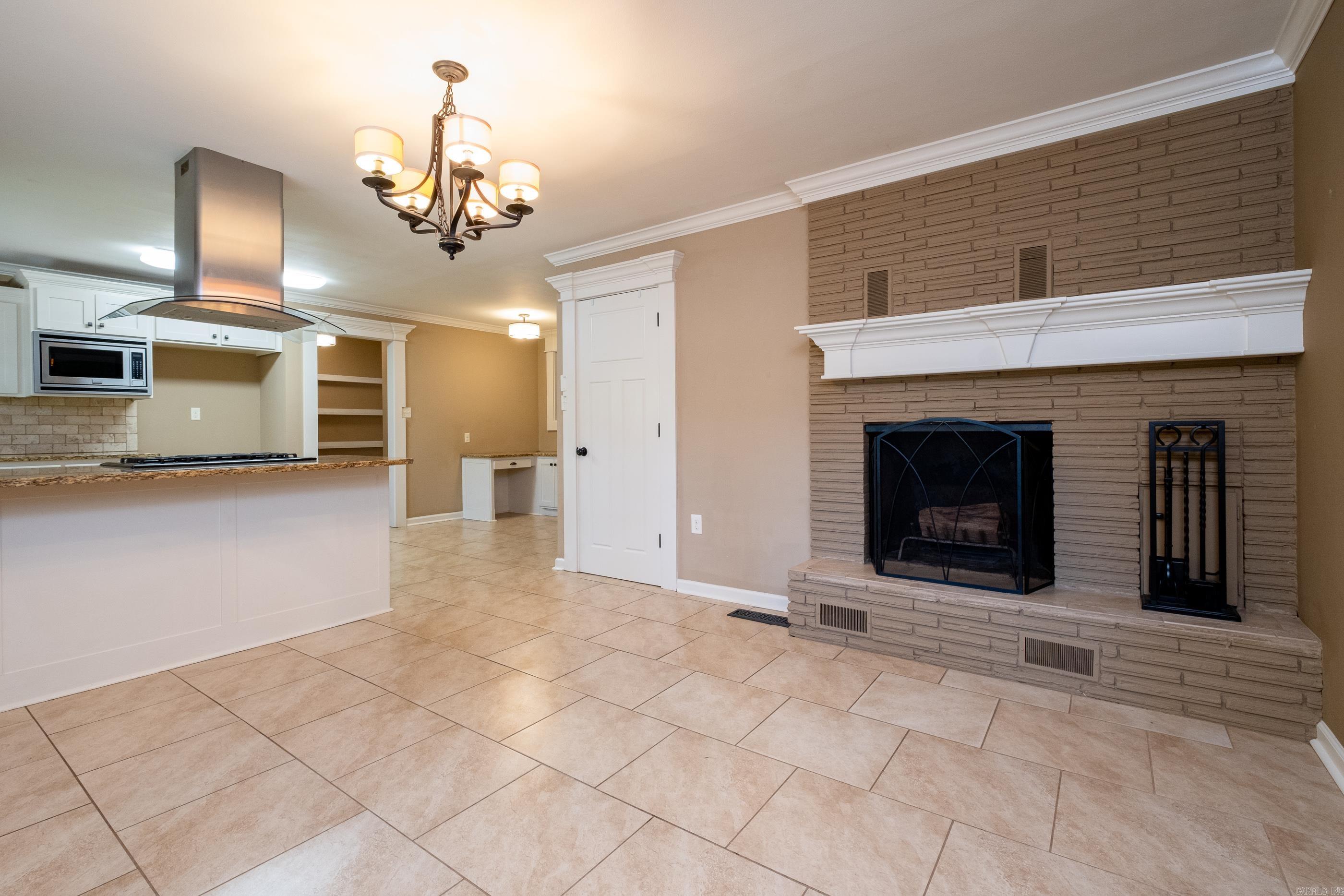 1806 Lakeview Drive