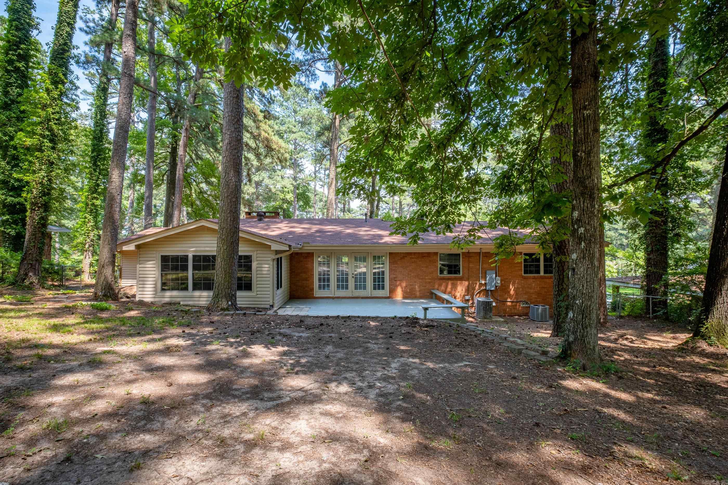 1806 Lakeview Drive
