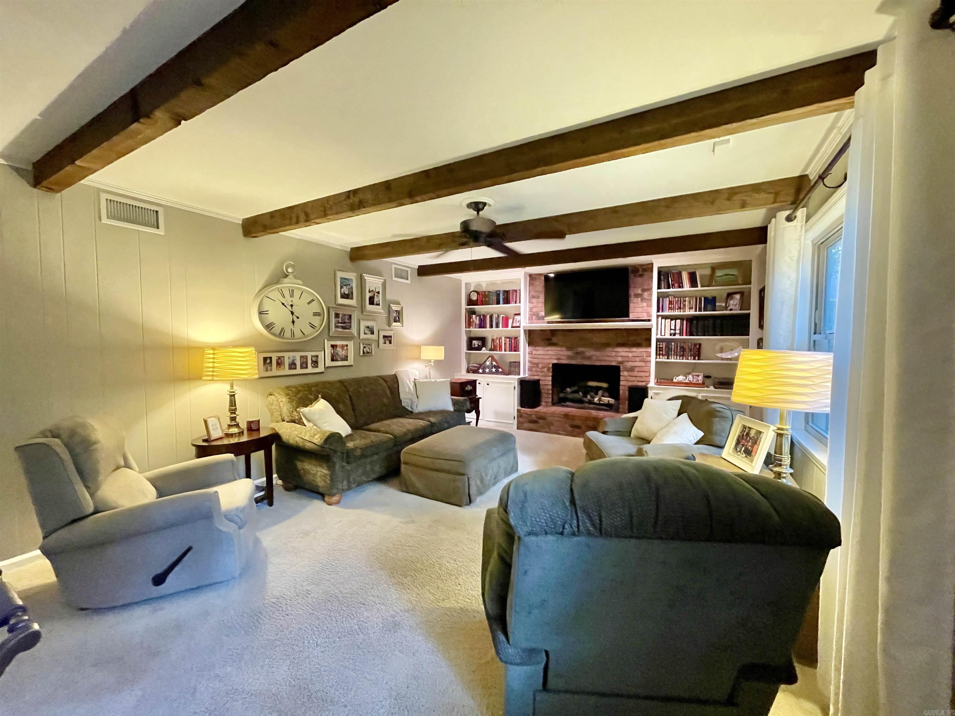 7 Woodstock Court