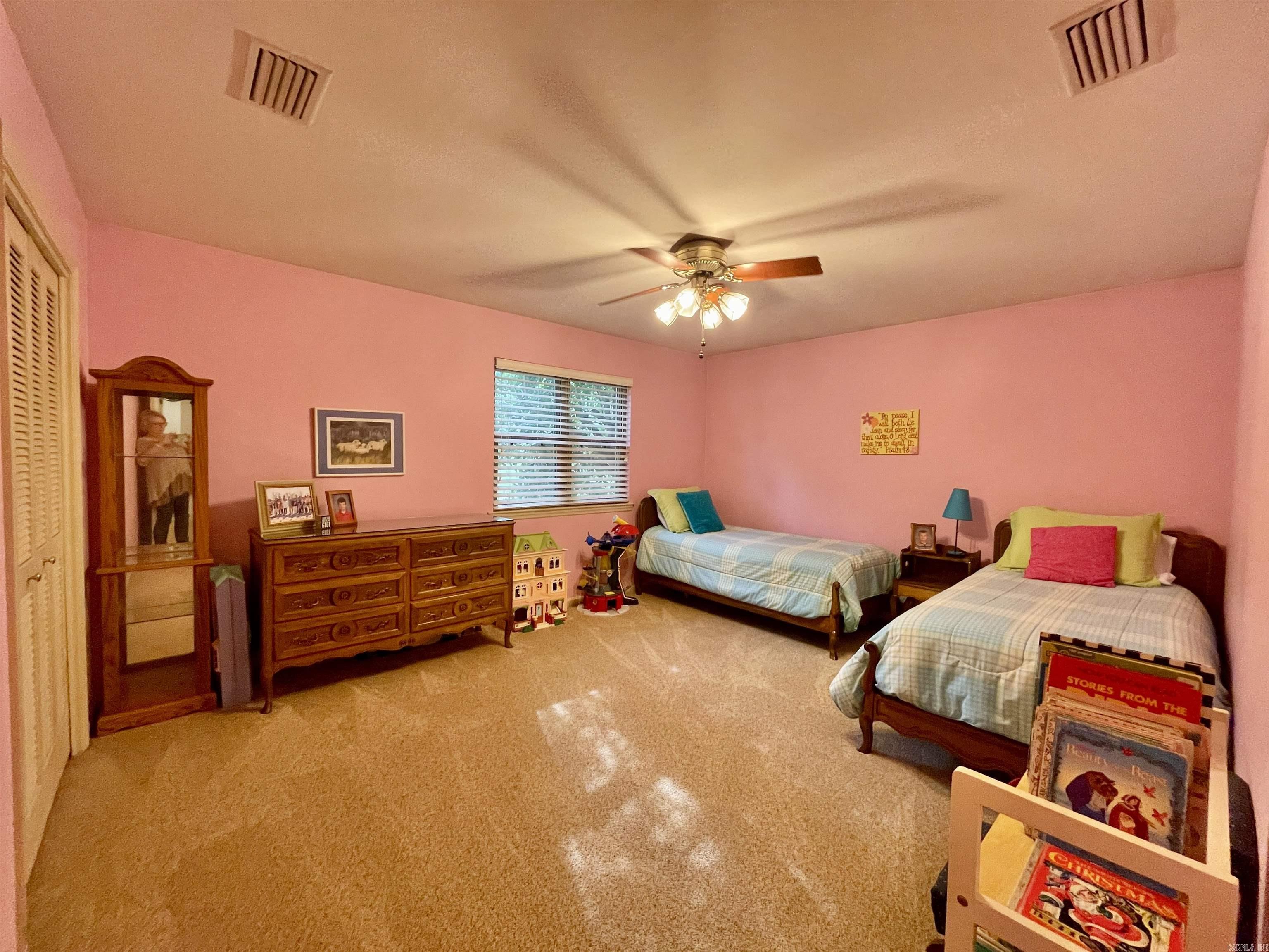 7 Woodstock Court