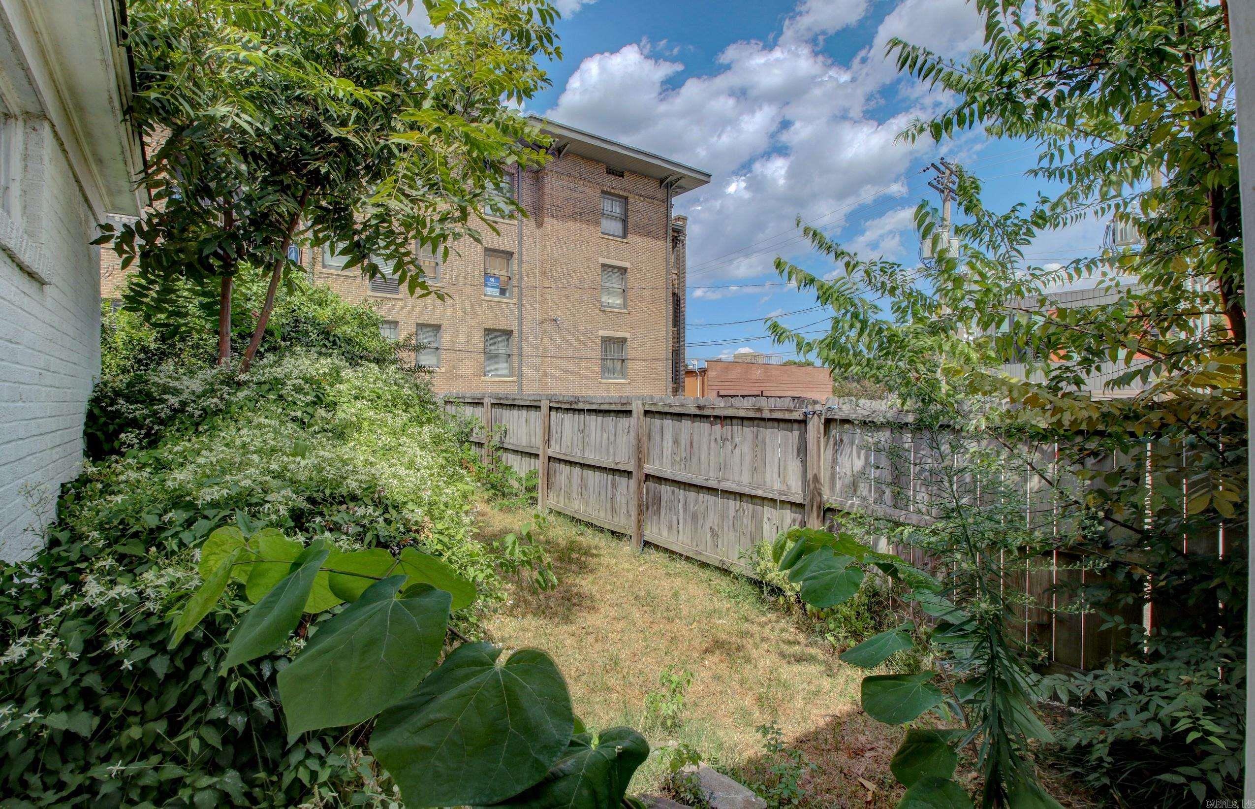 1417 Louisiana Street