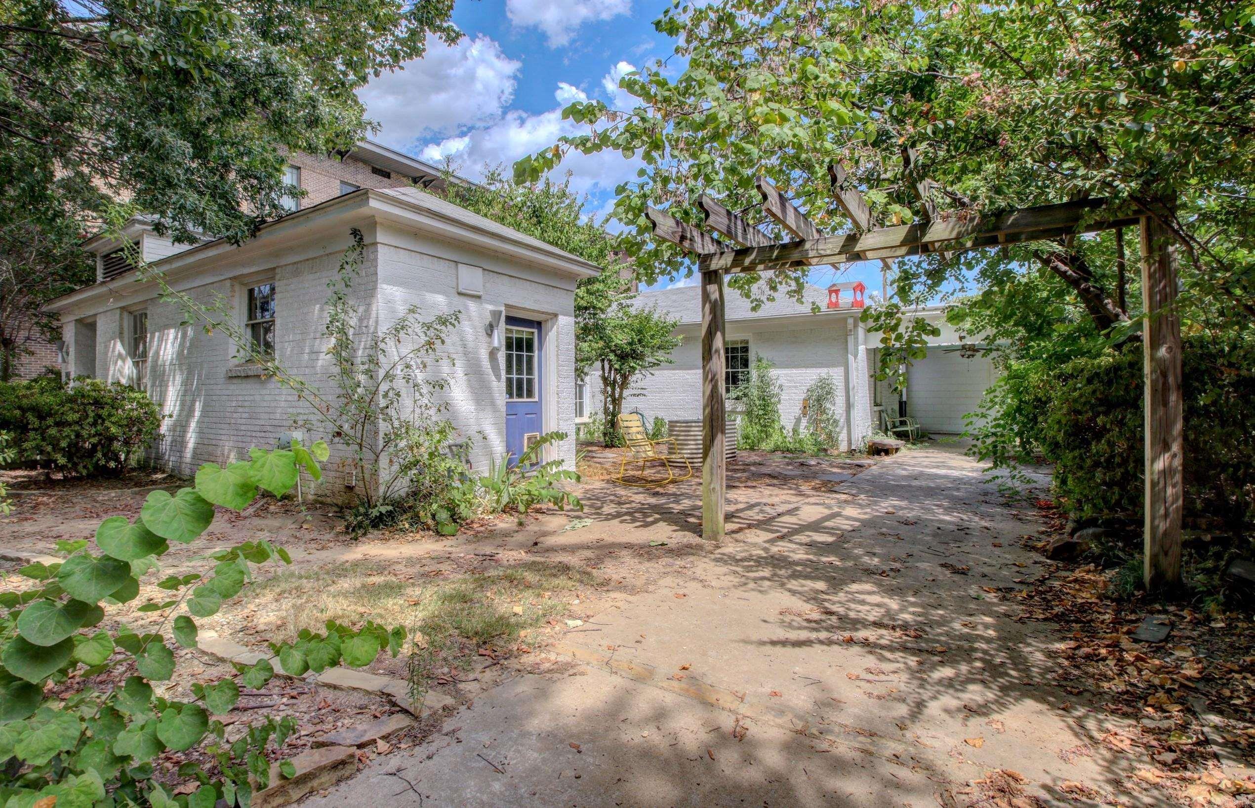 1417 Louisiana Street