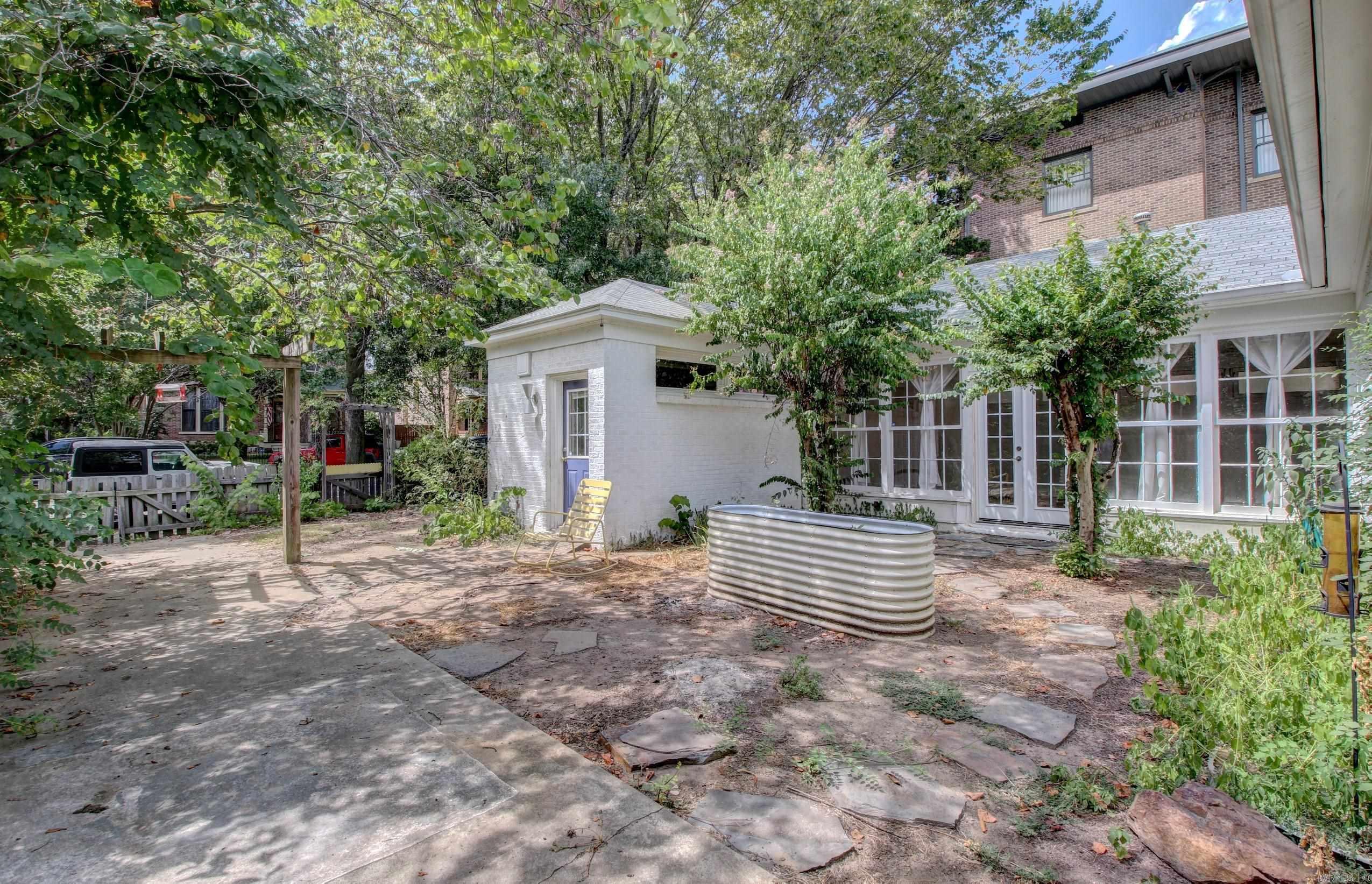1417 Louisiana Street