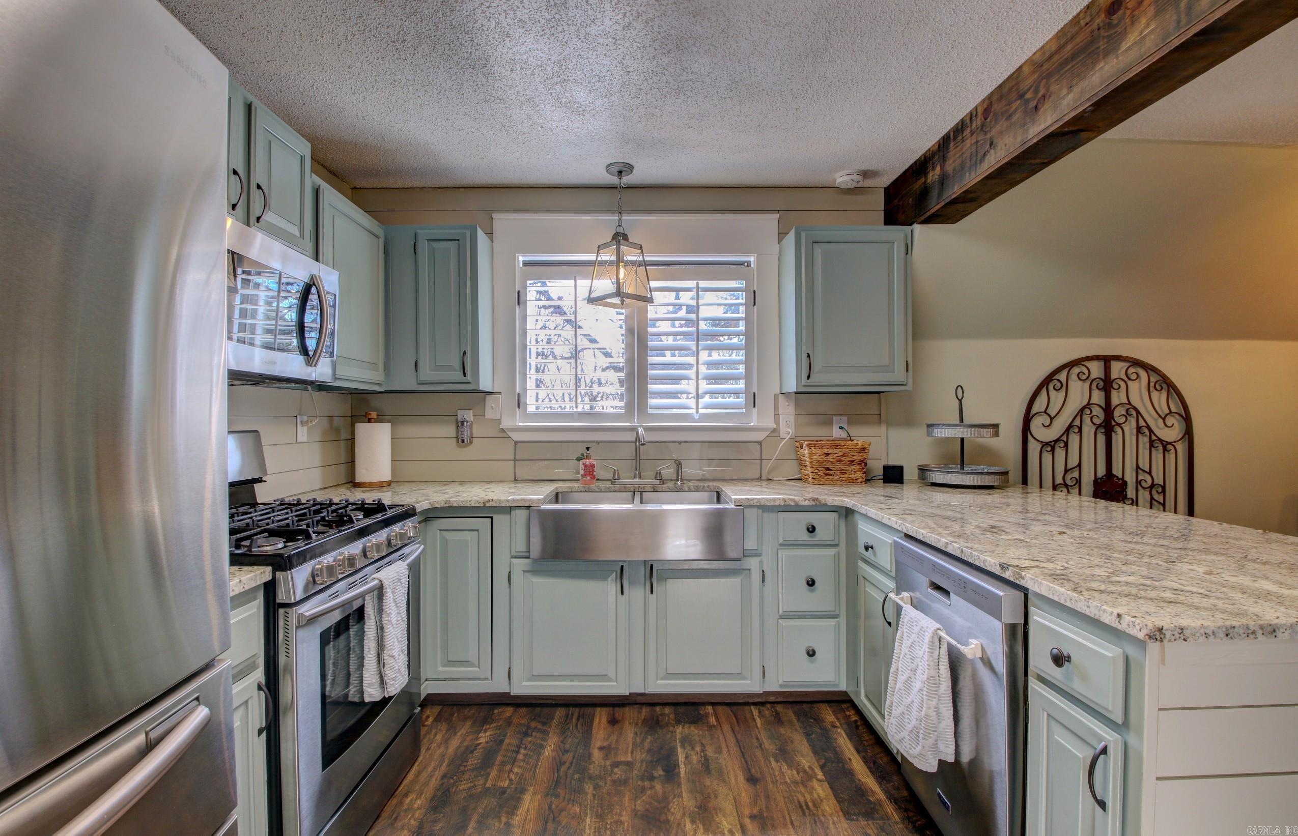 110 Scenic Hill