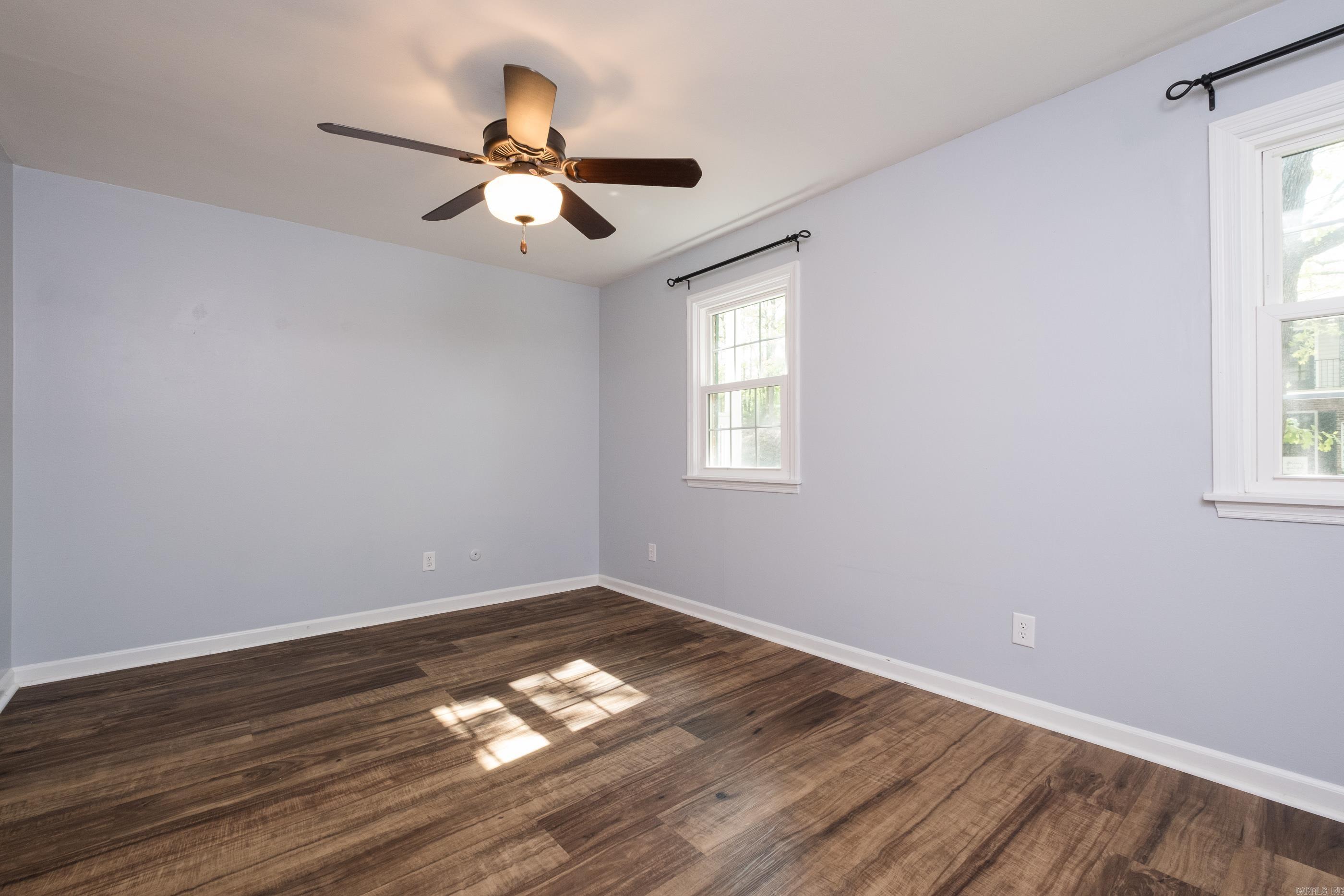 27 Kingsbridge Way