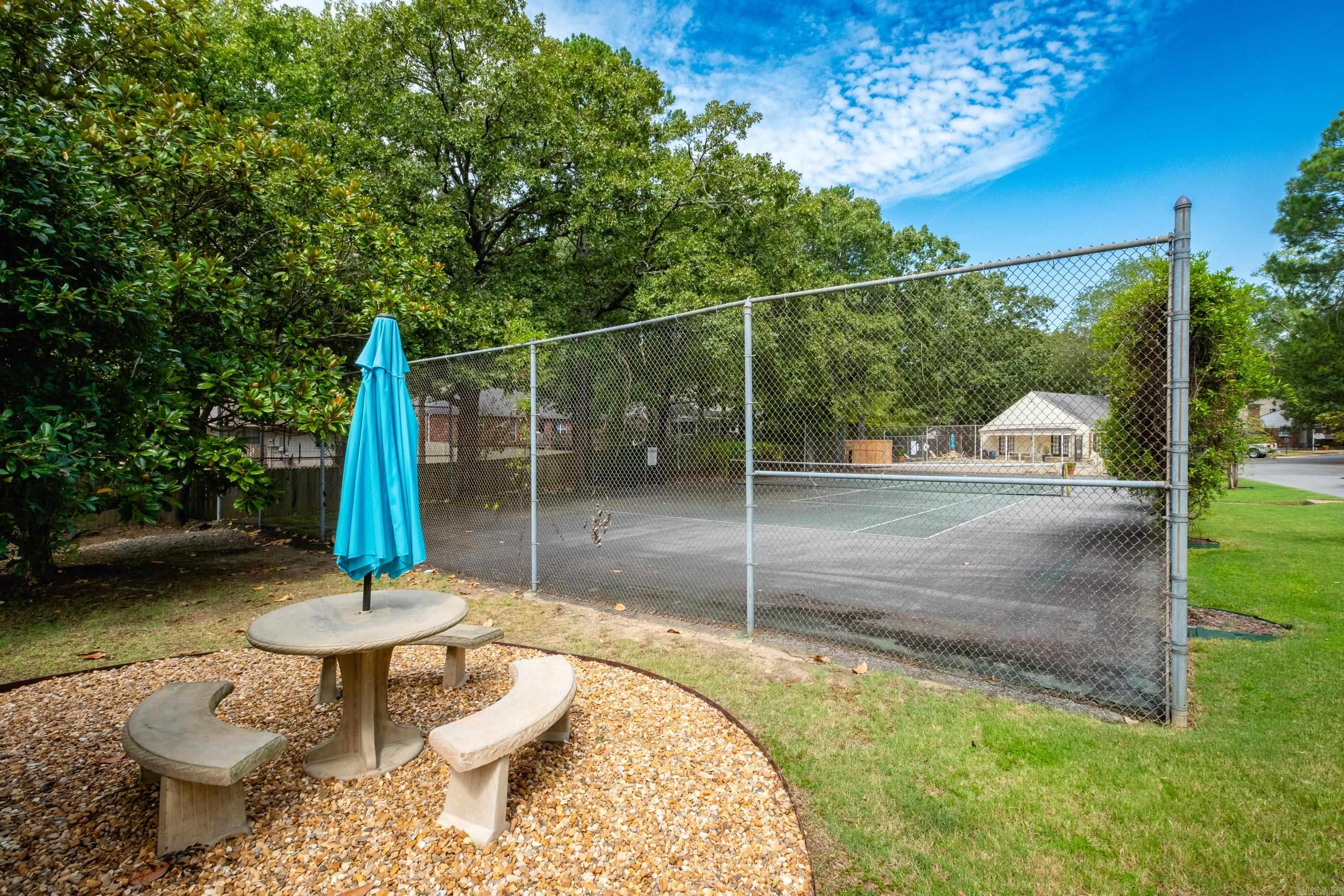 27 Kingsbridge Way