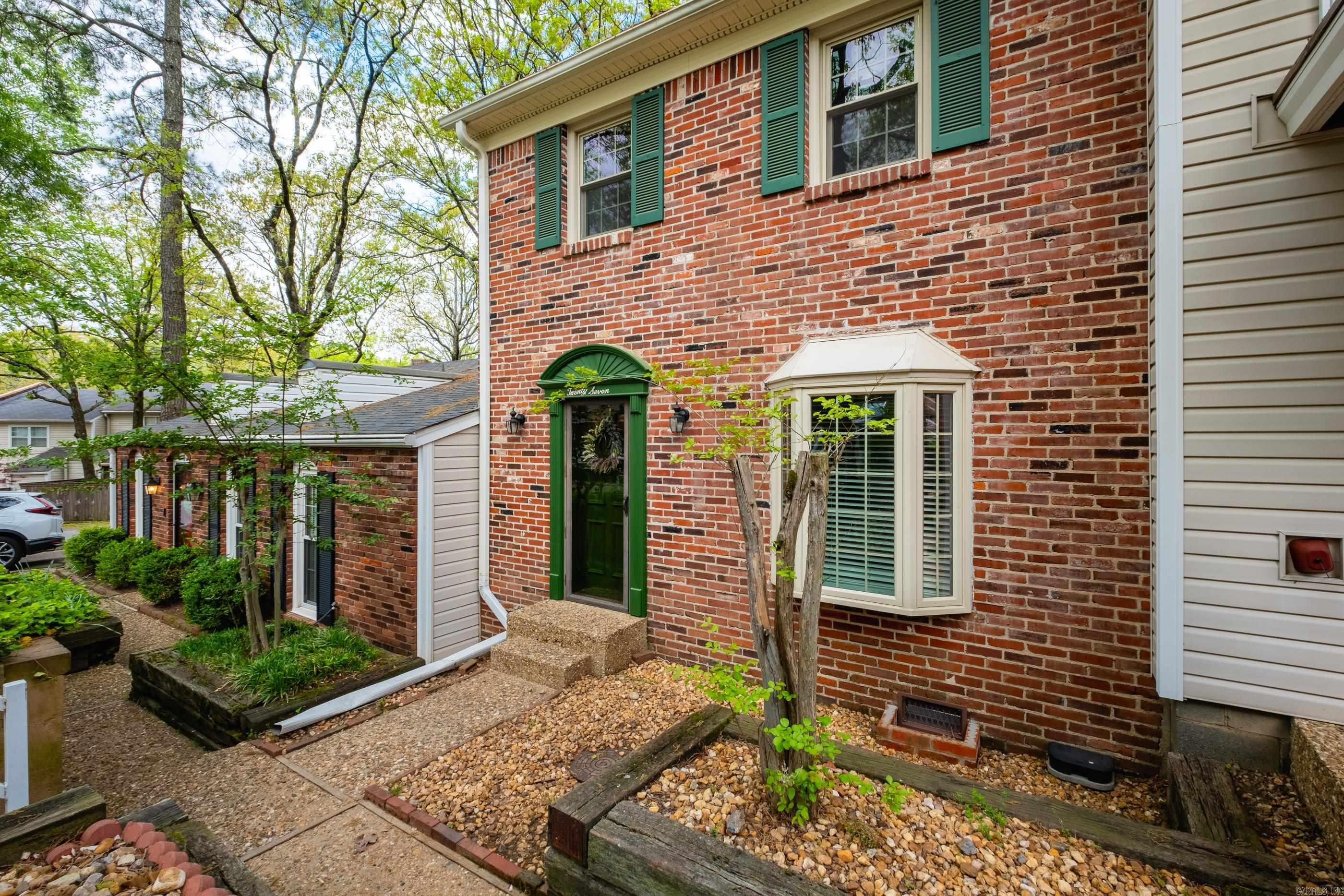 27 Kingsbridge Way