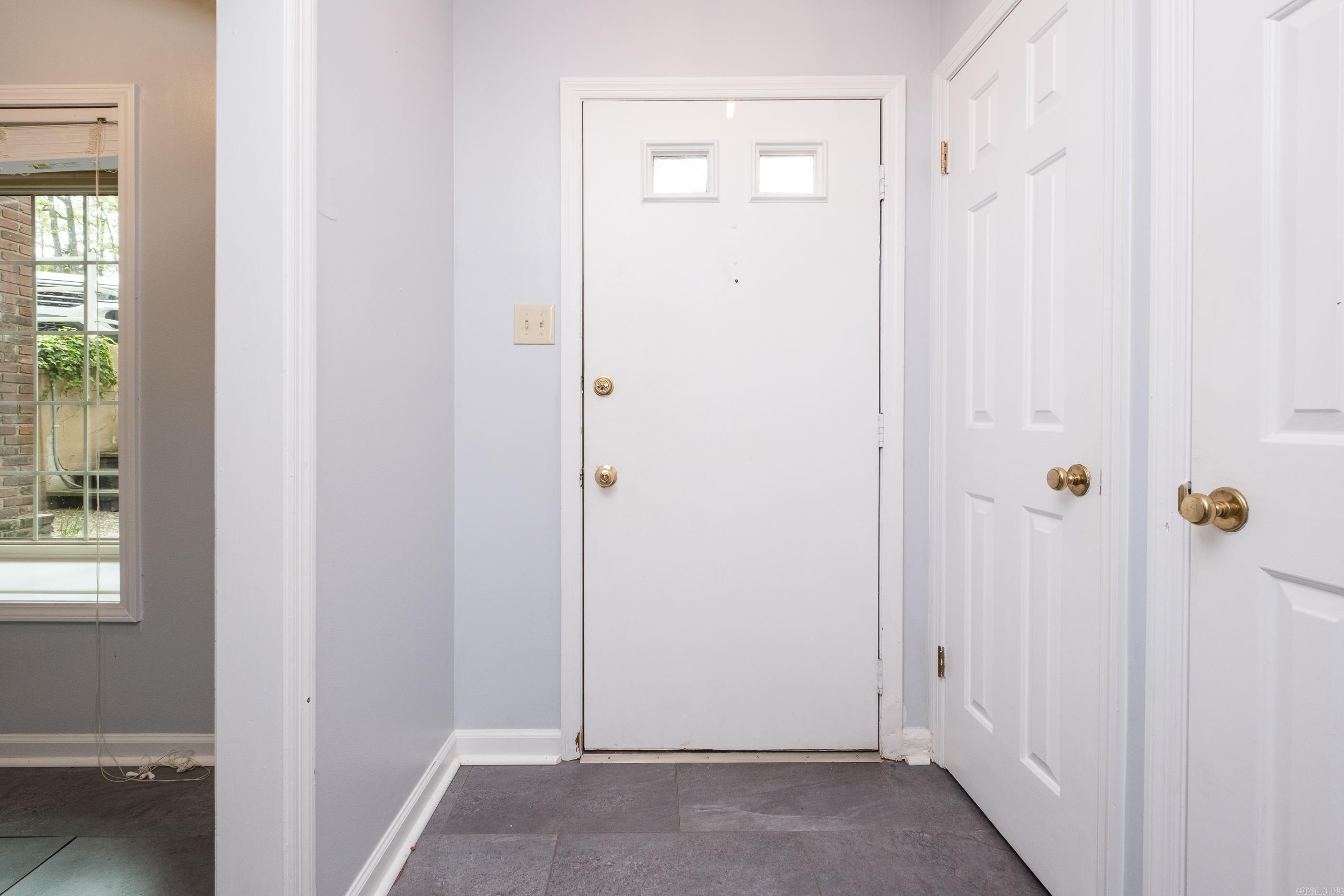 27 Kingsbridge Way