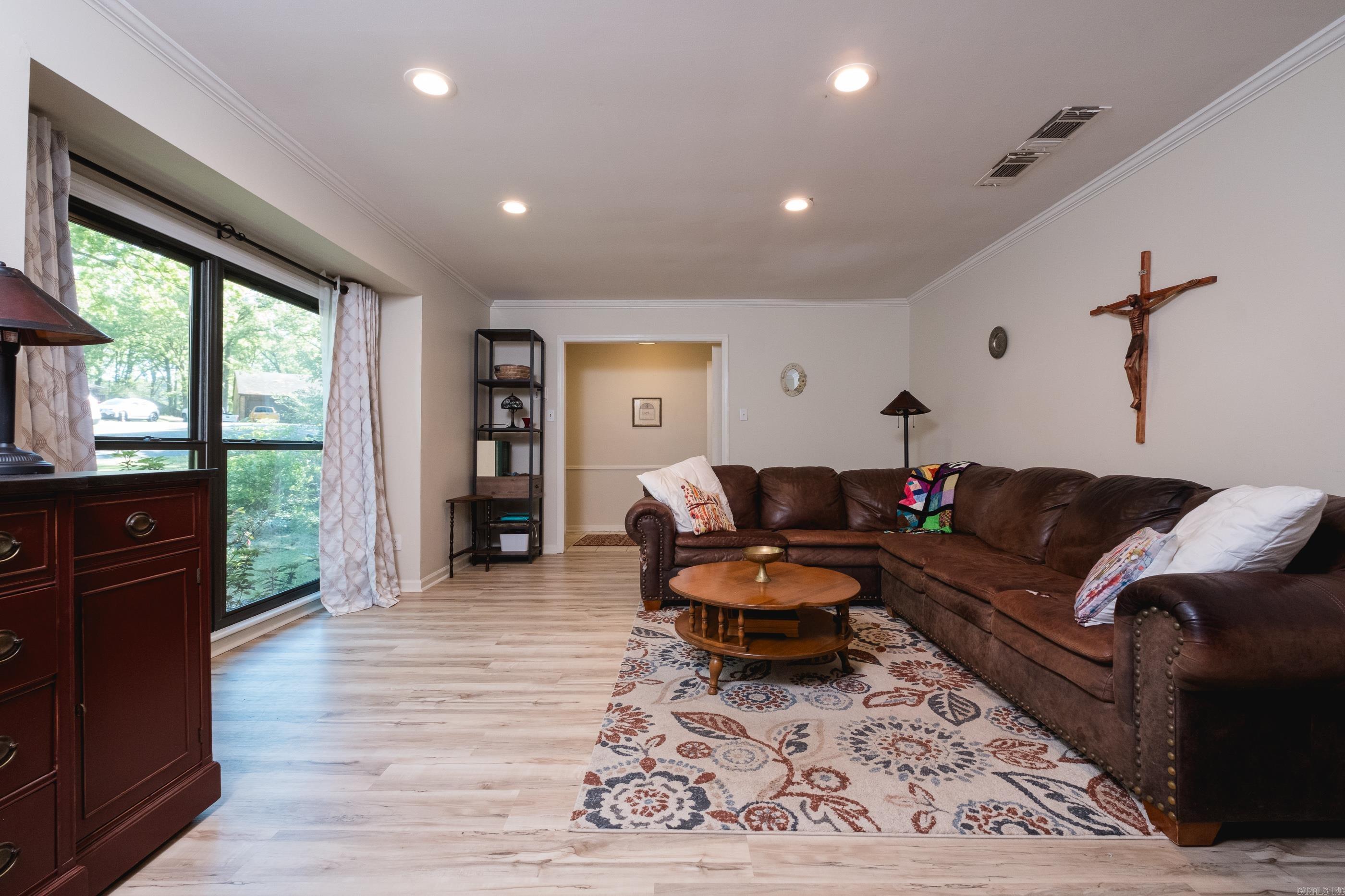 7 Sandstone Court