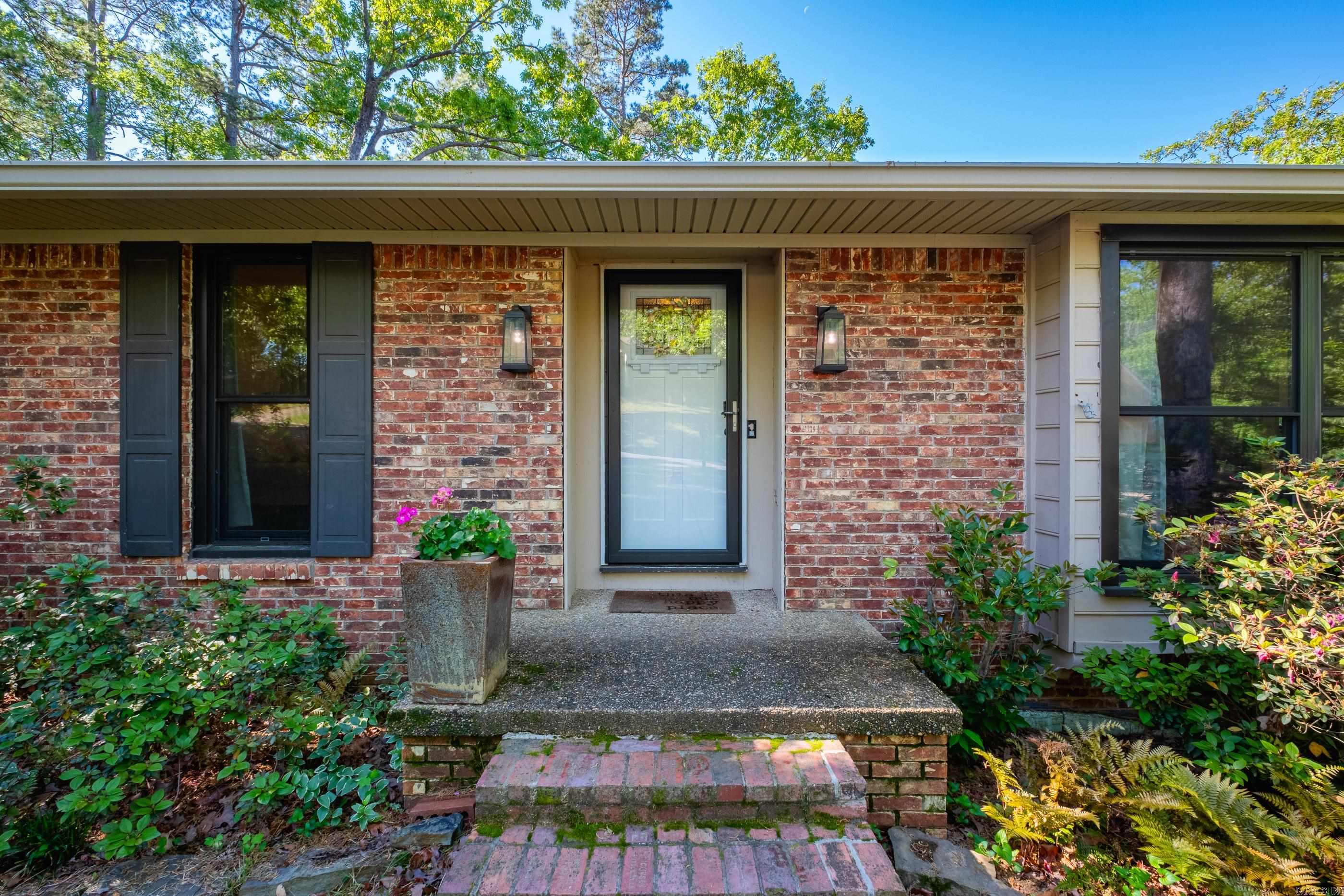 7 Sandstone Court