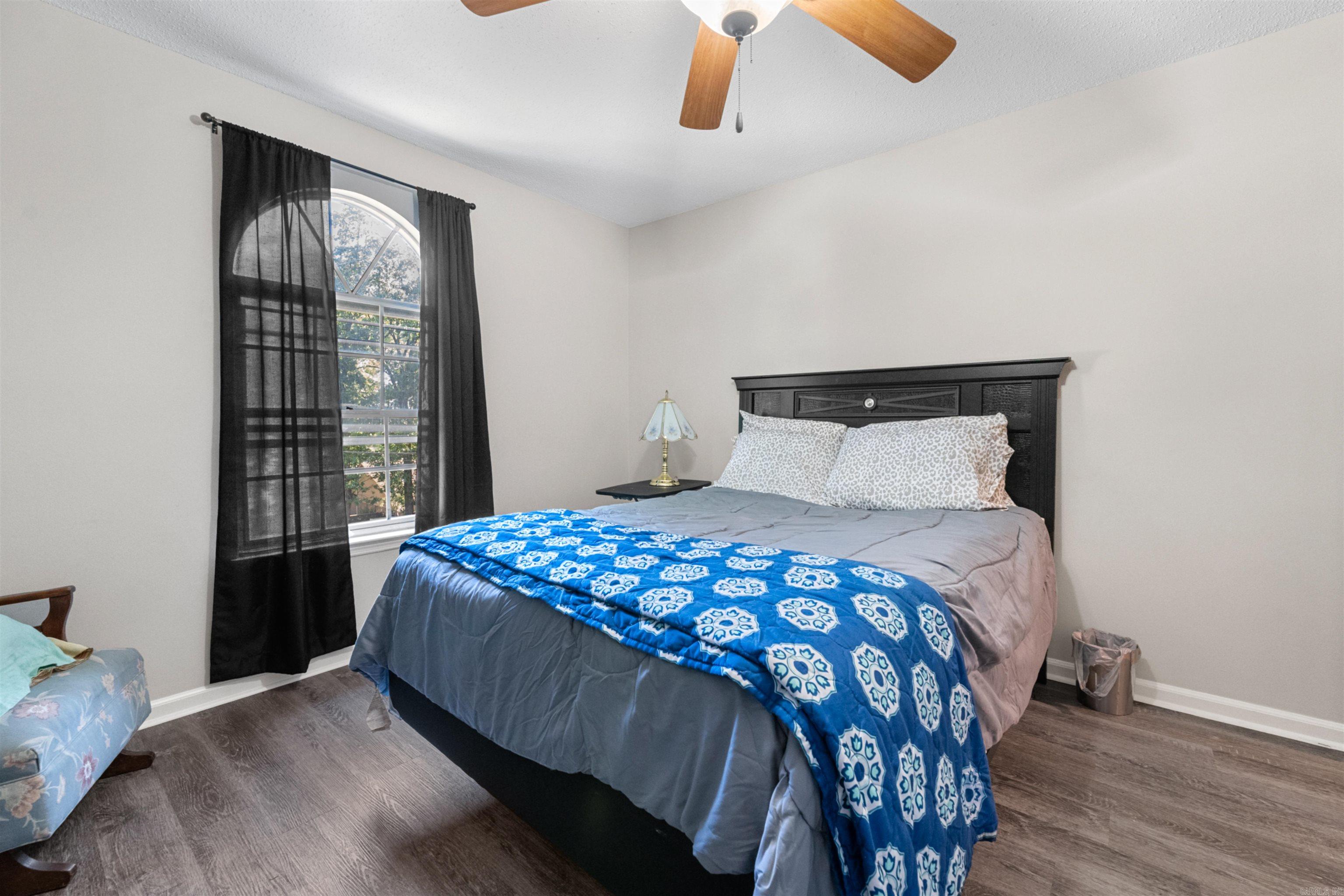 11801 Pleasant Forest
