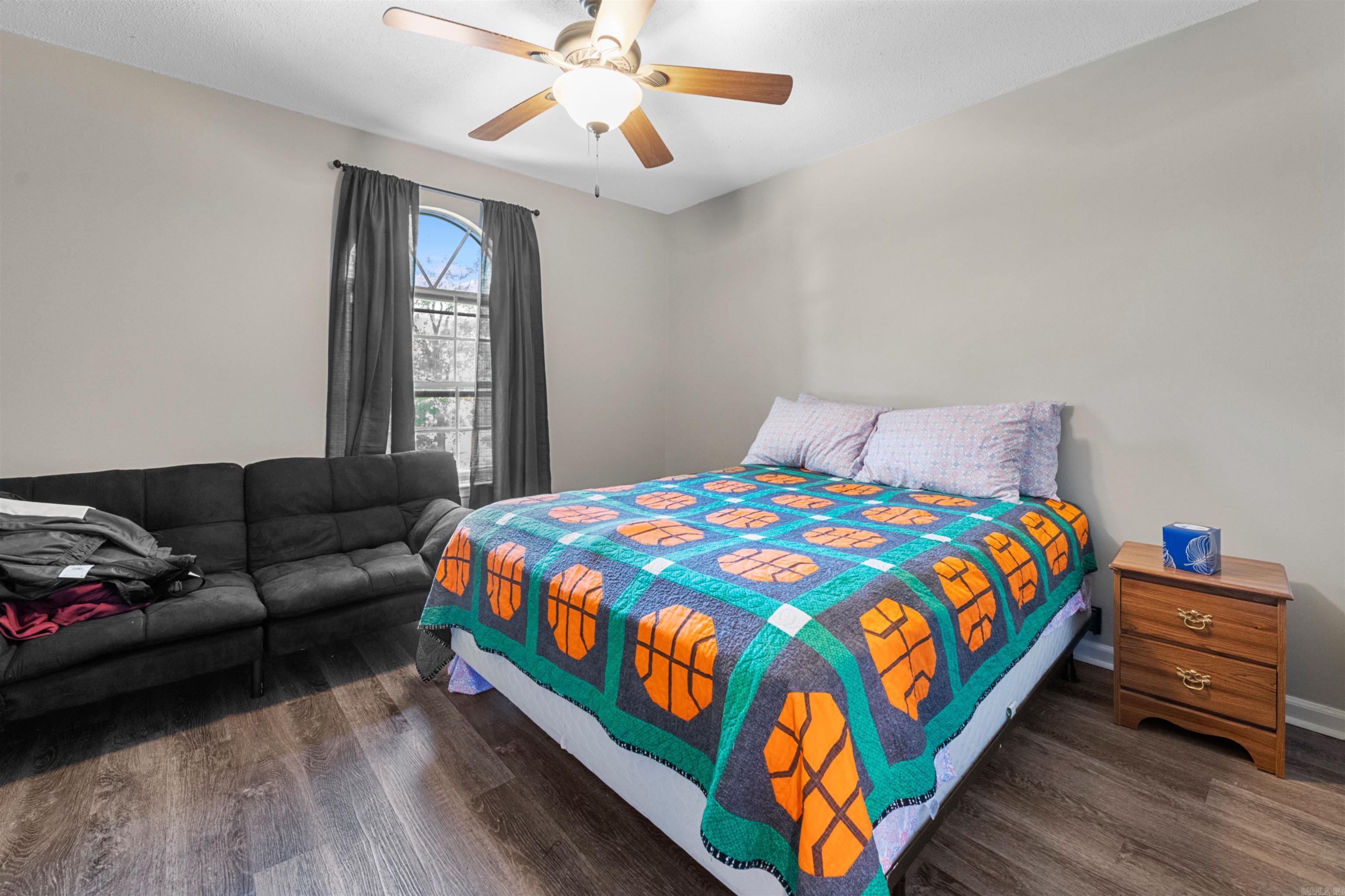 11801 Pleasant Forest