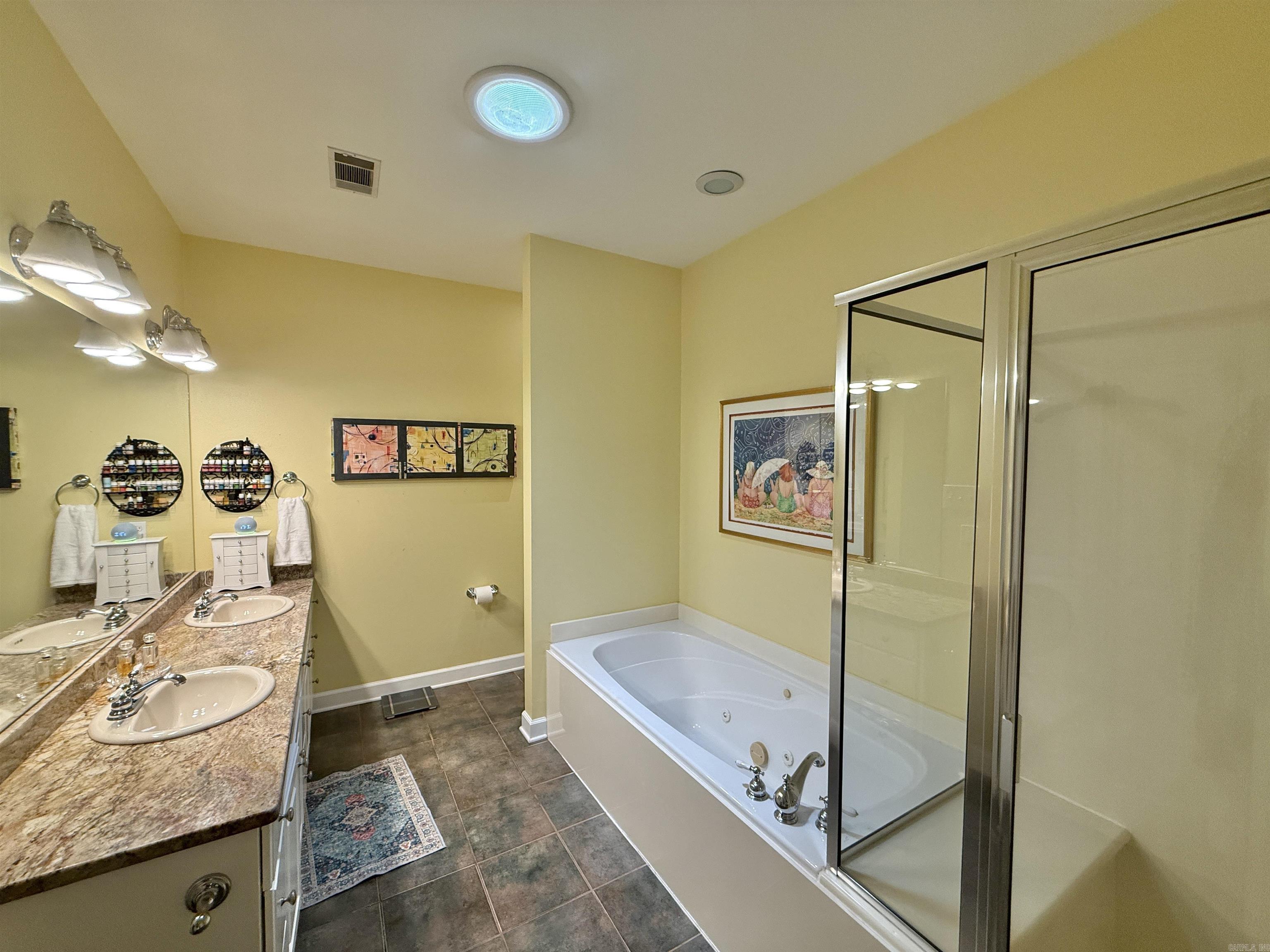 1603 Stagecoach Village